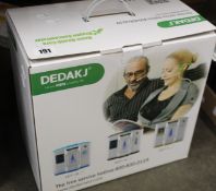 An as new Dedakj DDT-1A home health care oxygen concentrator.