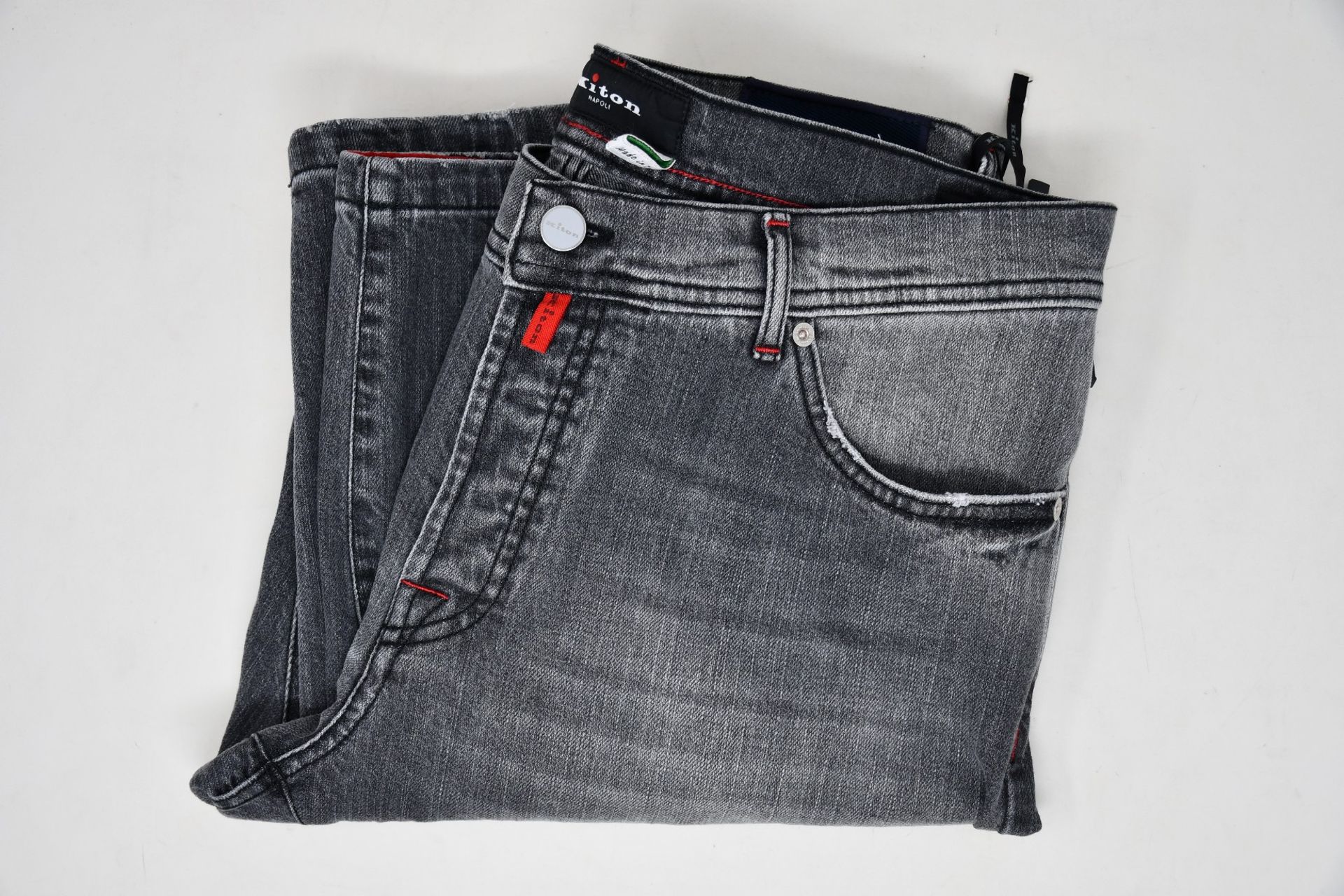 A pair of men's as new Kiton Napoli five pocket jeans (TG 36- RRP € 504).
