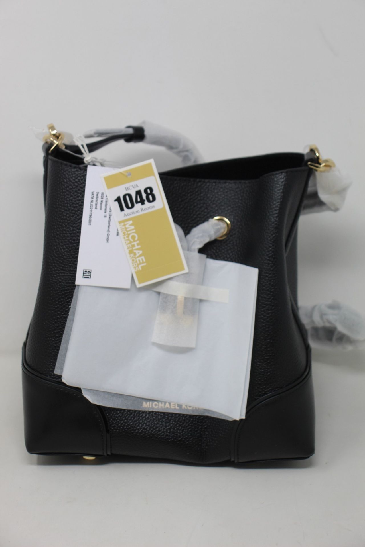 An as new Michael Kors small Mercer Gallery bag in black (RRP £290).