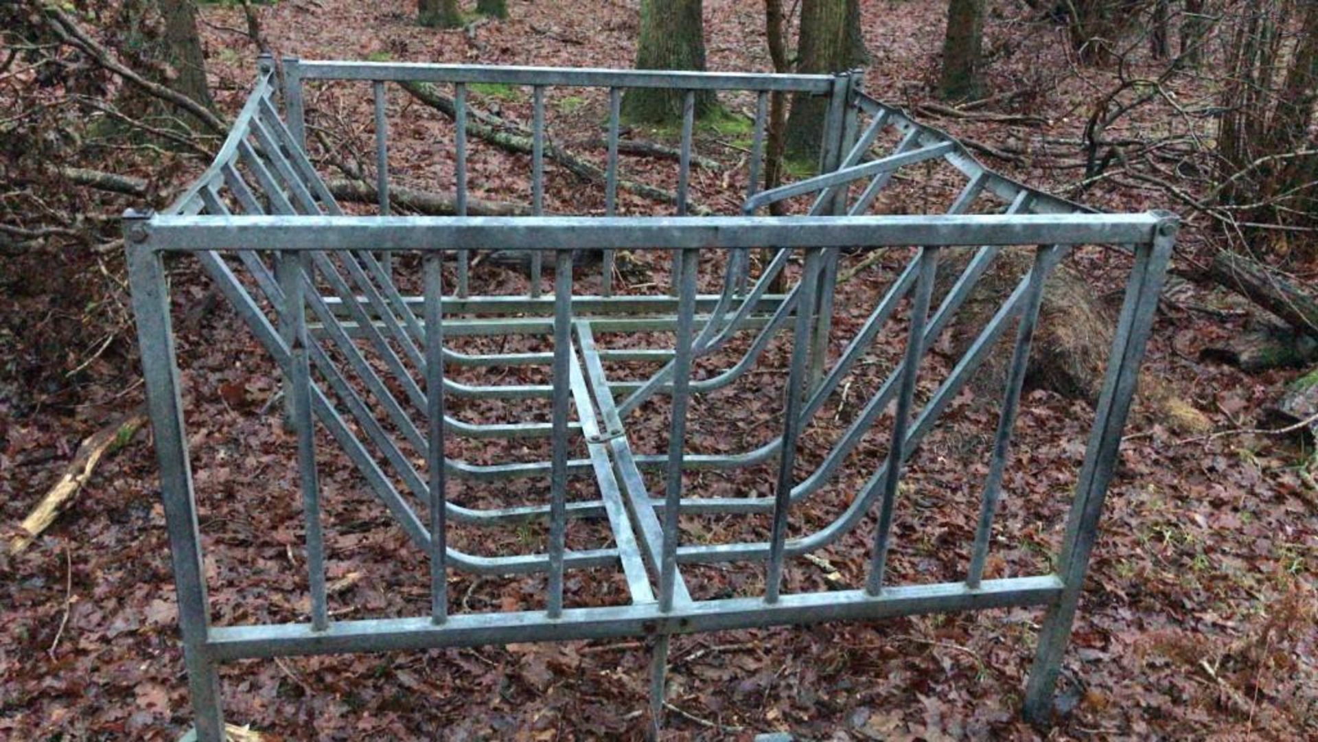 Sheep Round Bale Cradle Feeder - Image 5 of 15