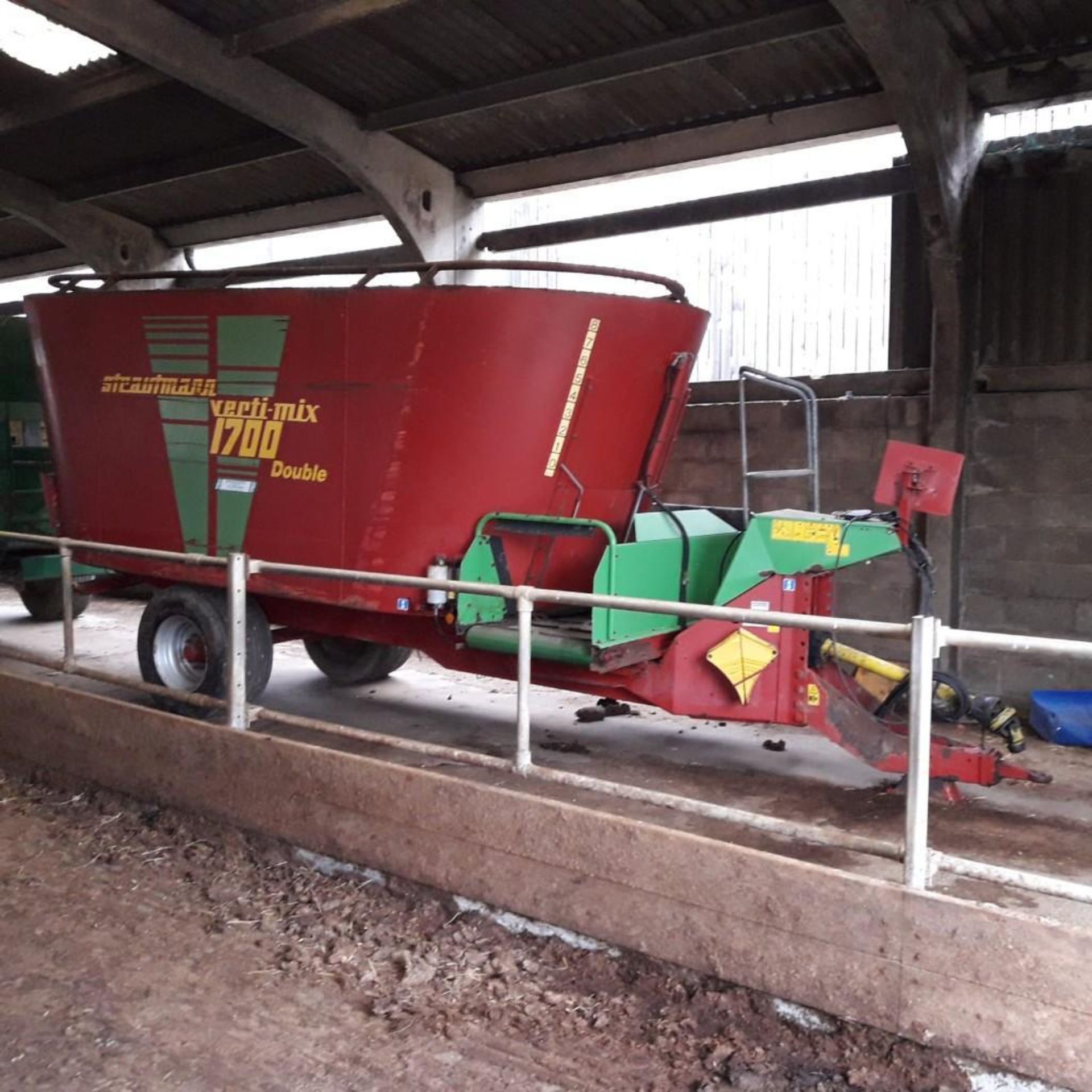 Strautman Vertimix 1700 Double Feed Wagon