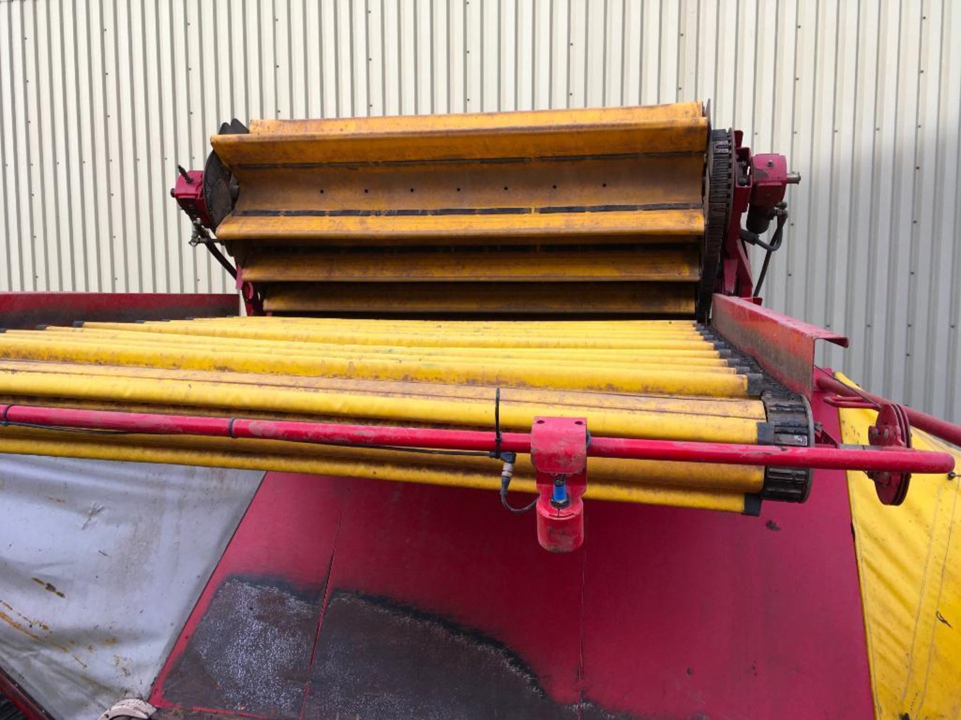 2010 Grimme Tectron 415 4 row self-propelled potato harvester - Image 5 of 13