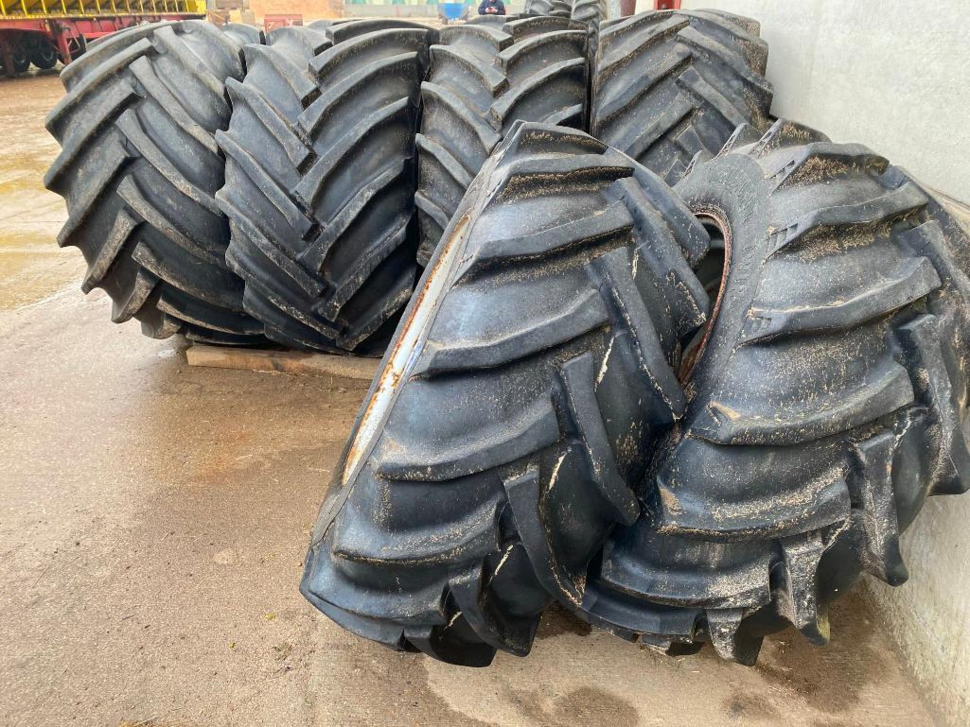 2 x 750/45-30.5 rear and 2 x of 600/55-30.5 front Trelleborg wheels and tyres to fit Fastrac - Image 5 of 8