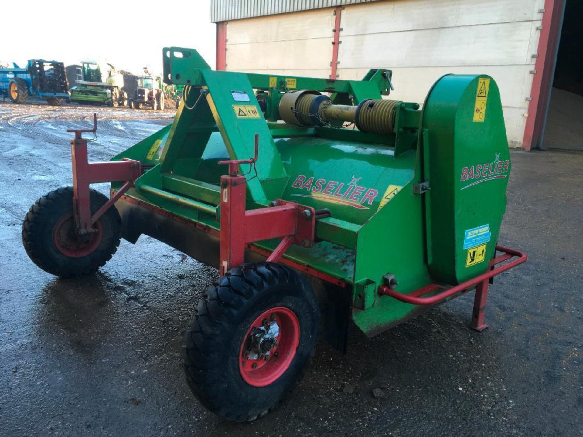 2014 Baselier 5.5m HFT6LKB550 Hydraulic folding topper with 2.2m 2LKAB220 PTO driven front topper. - Image 3 of 7