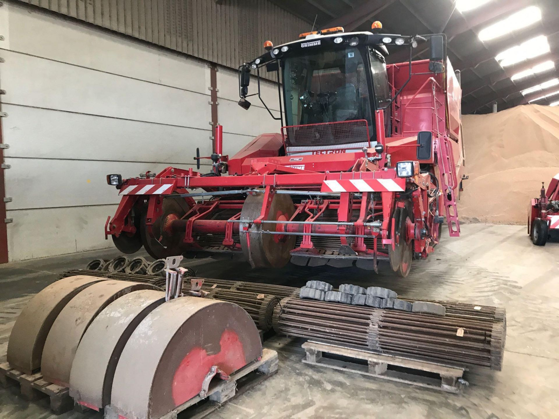 2013 Grimme Tectron 415 4 row self-propelled potato harvester - Image 2 of 12