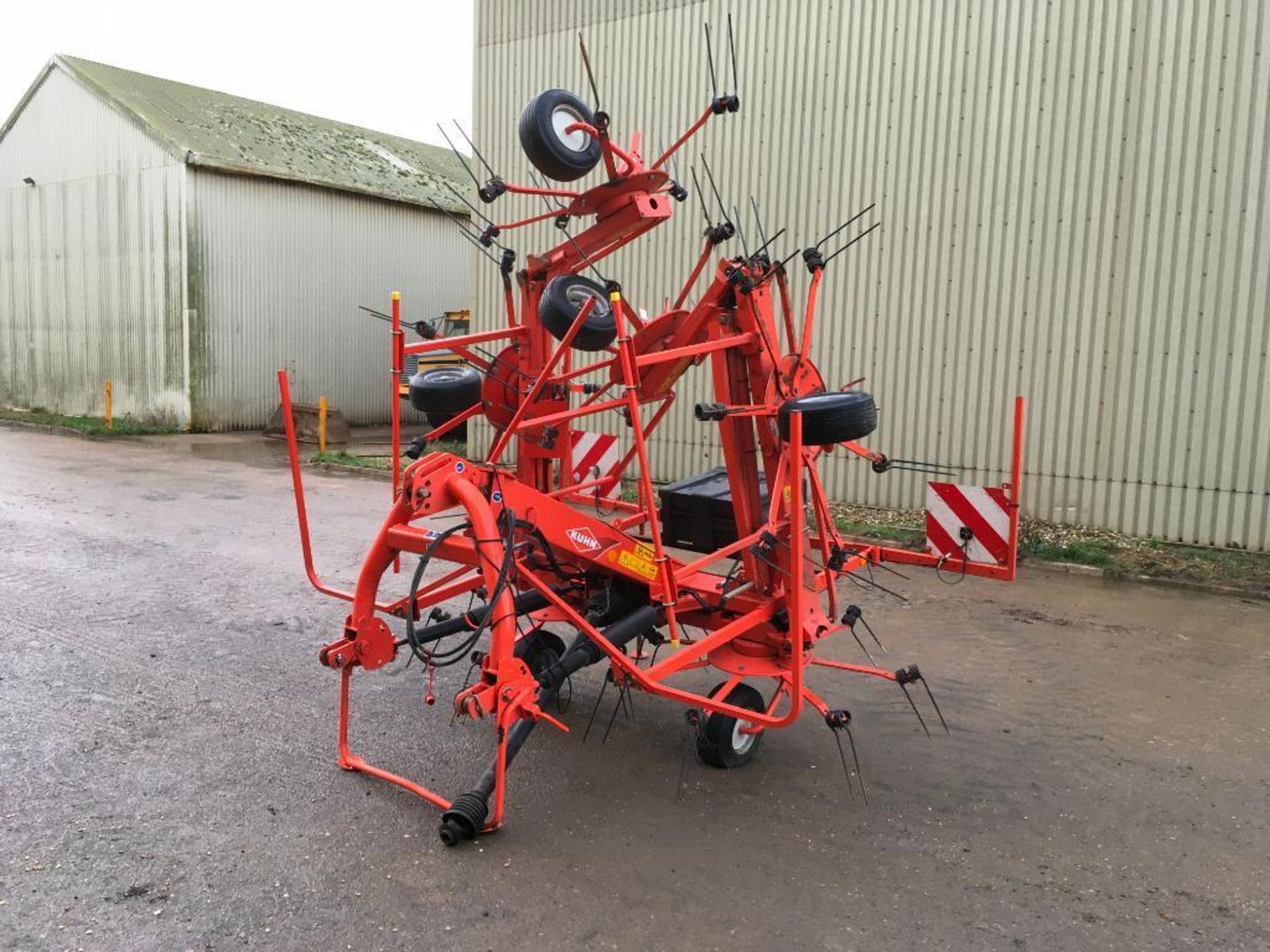 2018 Kuhn GF7802 tedder