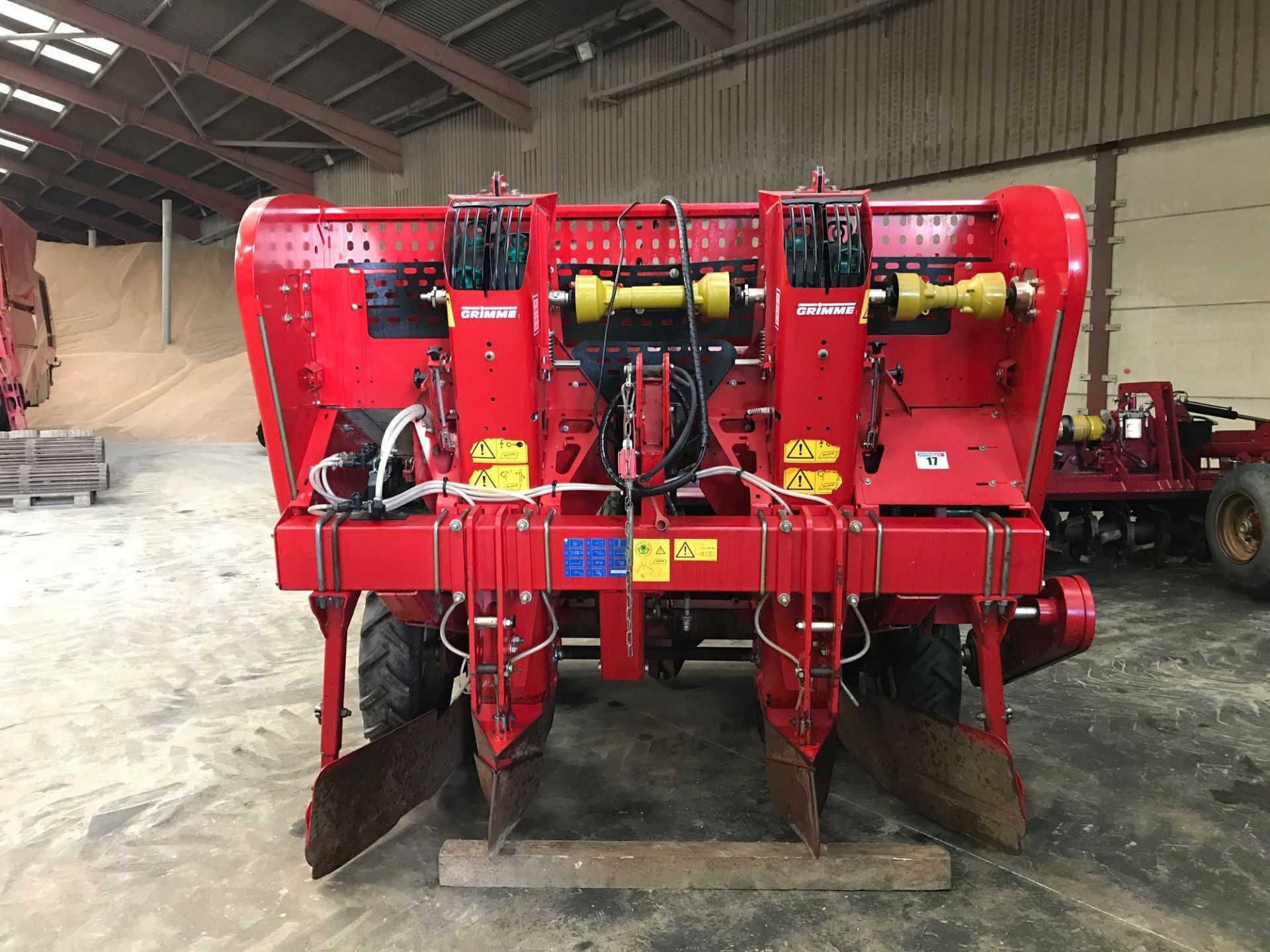 2009 Grimme GL32B 2 row cut potato planter - Image 7 of 8