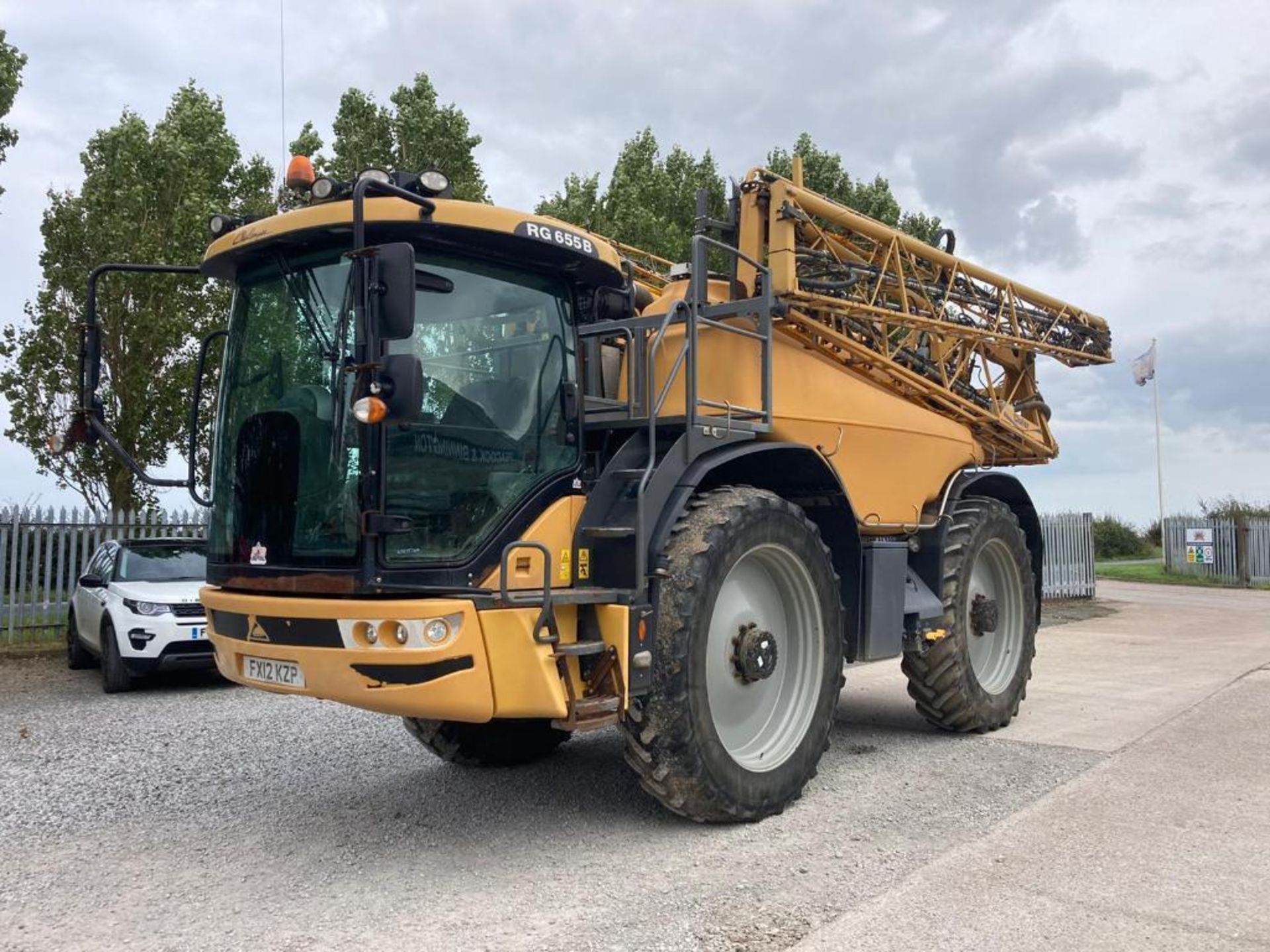 2012 Challenger Rogator RG655B sprayer