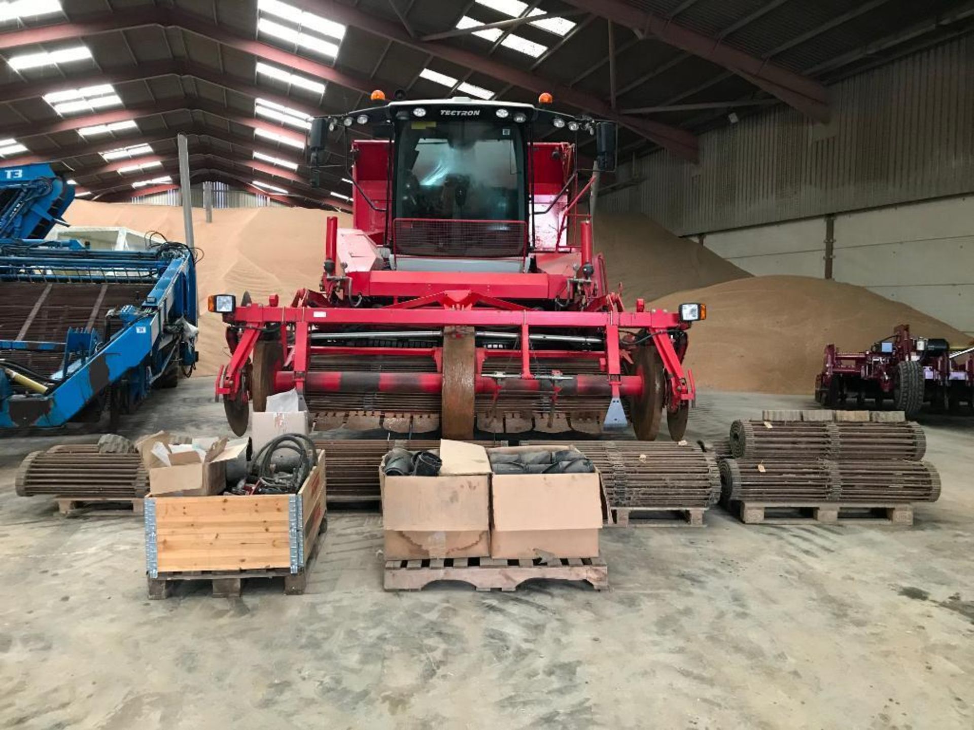 2010 Grimme Tectron 415 4 row self-propelled potato harvester - Image 2 of 13