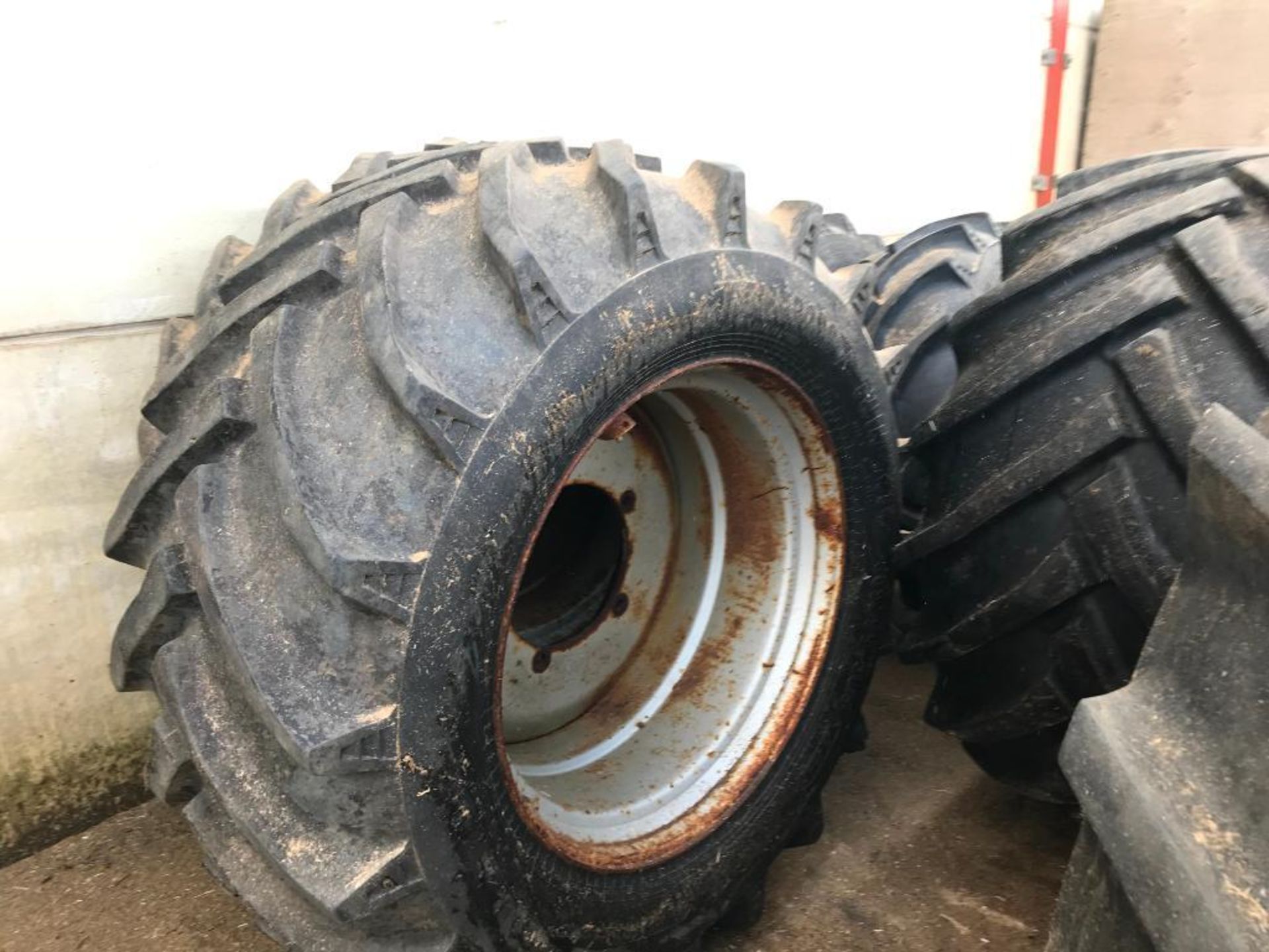 2 x 750/45-30.5 rear and 2 x of 600/55-30.5 front Trelleborg wheels and tyres to fit Fastrac - Image 7 of 8