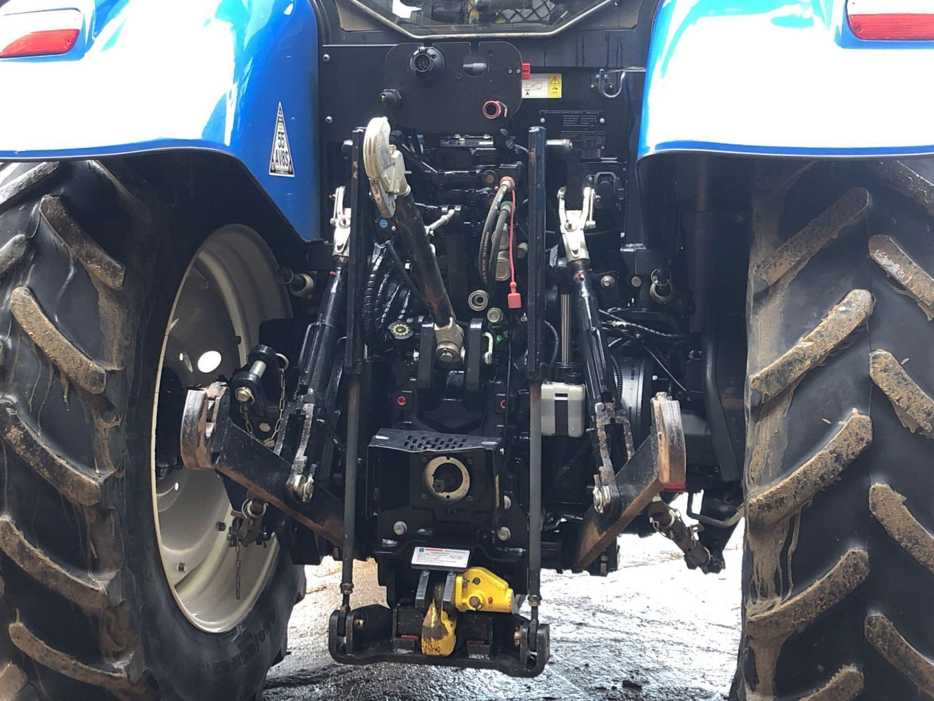 2019 New Holland T7.210 4wd Auto Command 50Kph tractor with front linkage and PTO, 4 electric spools - Image 10 of 18