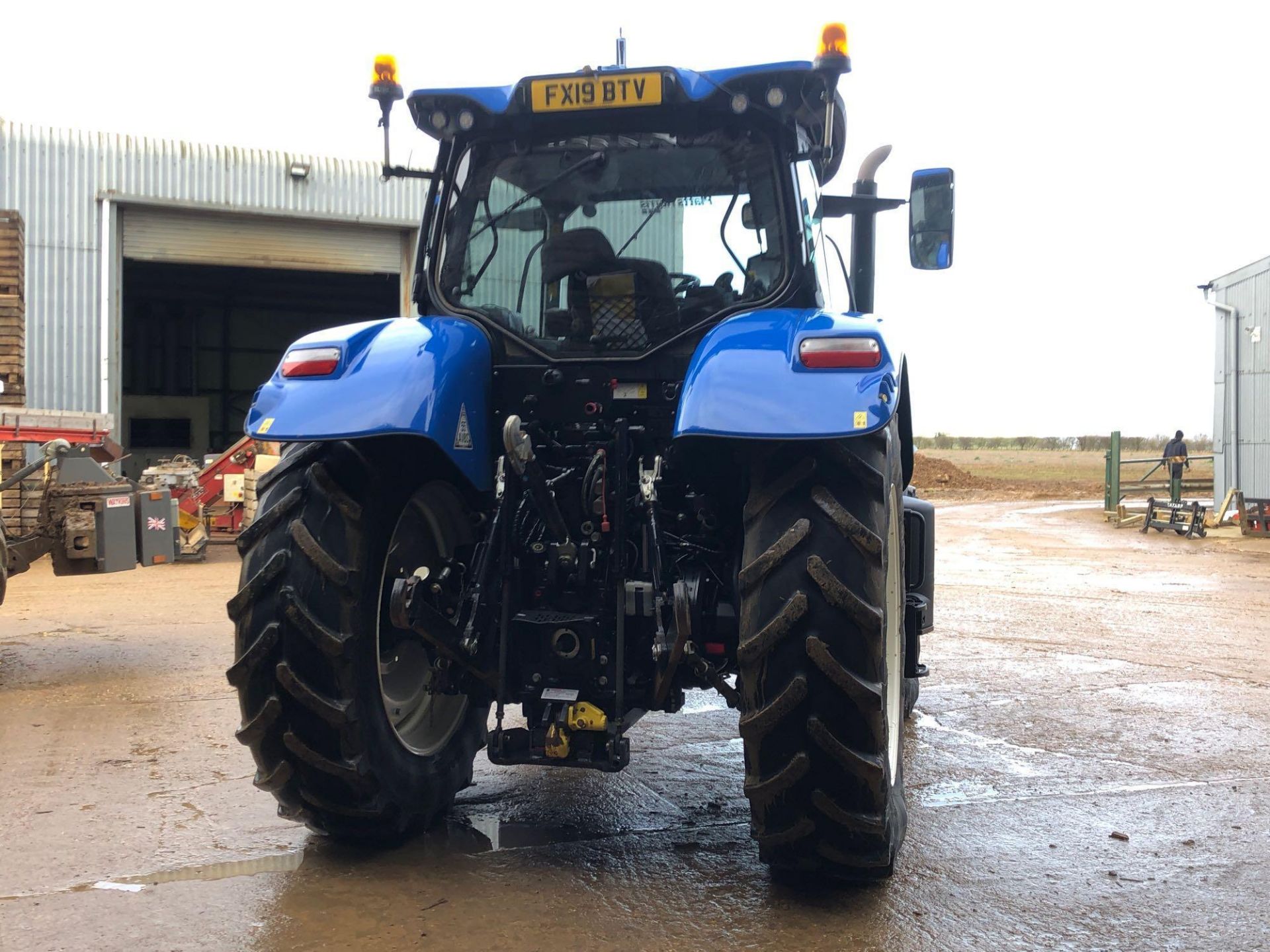 2019 New Holland T7.210 4wd Auto Command 50Kph tractor with front linkage and PTO, 4 electric spools - Image 8 of 18