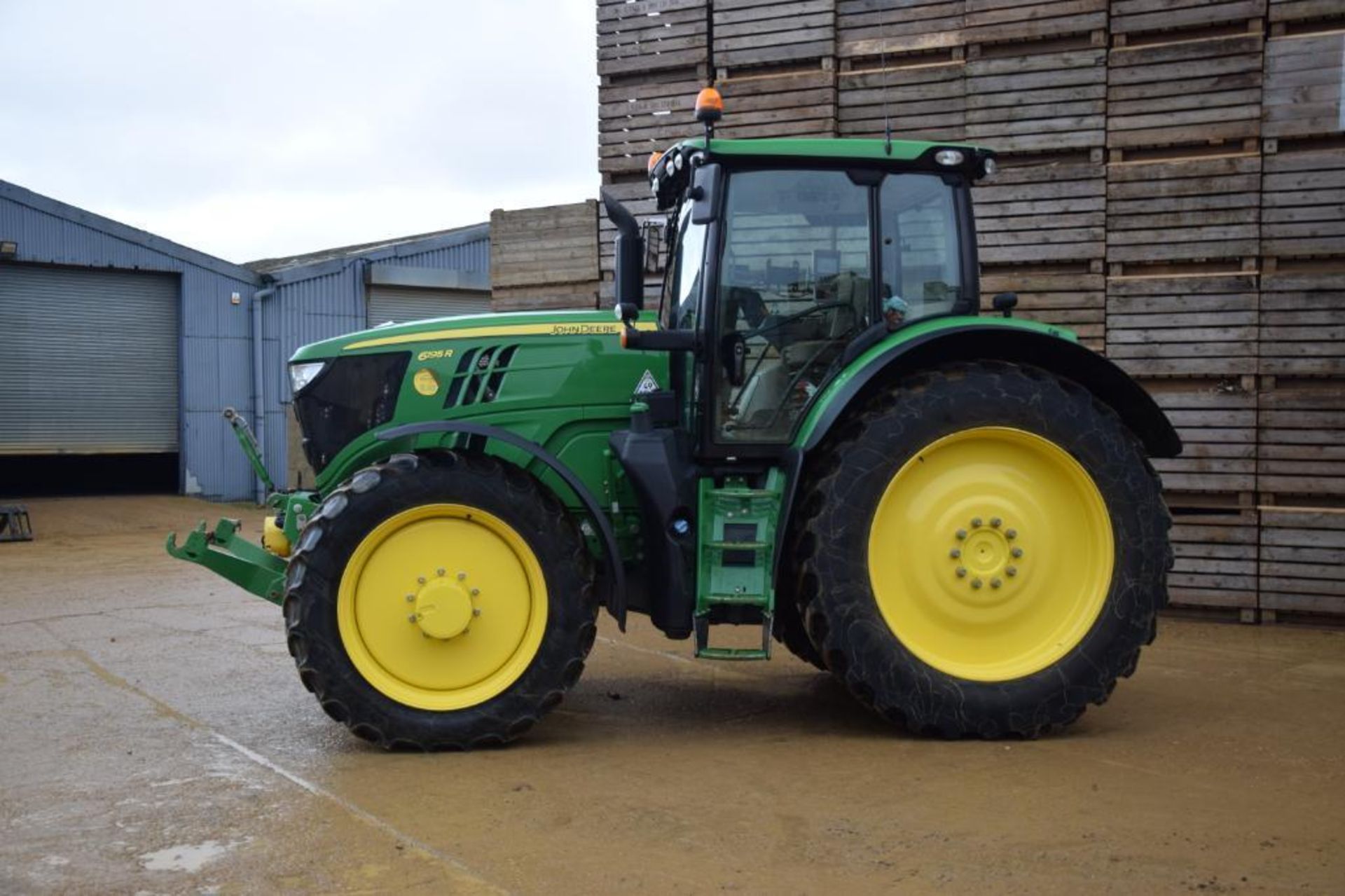 2017 John Deere 6195R 4wd Autopowr 50Kph tractor with front TLS suspension, cab suspension, air brak - Image 21 of 32