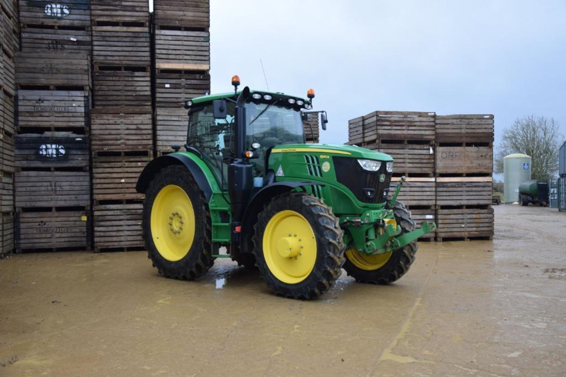 2017 John Deere 6195R 4wd Autopowr 50Kph tractor with front TLS suspension, cab suspension, air brak - Image 14 of 32