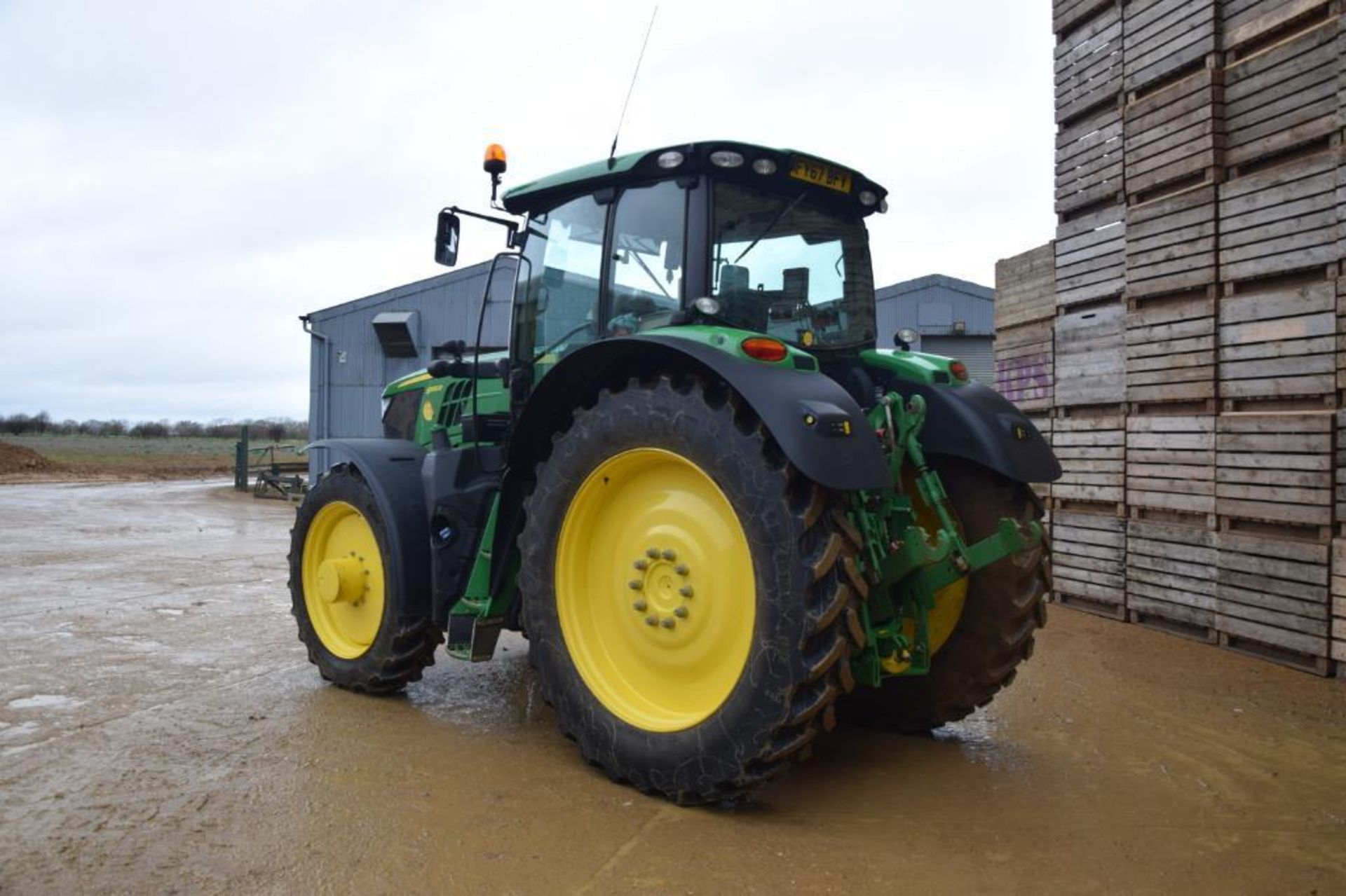 2017 John Deere 6195R 4wd Autopowr 50Kph tractor with front TLS suspension, cab suspension, air brak - Image 18 of 32