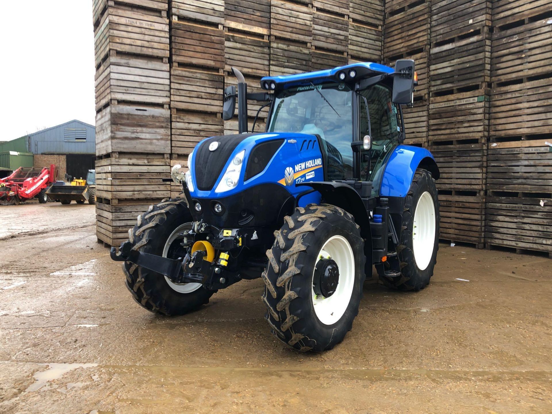 2019 New Holland T7.210 4wd Auto Command 50Kph tractor with front linkage and PTO, 4 electric spools - Image 3 of 18