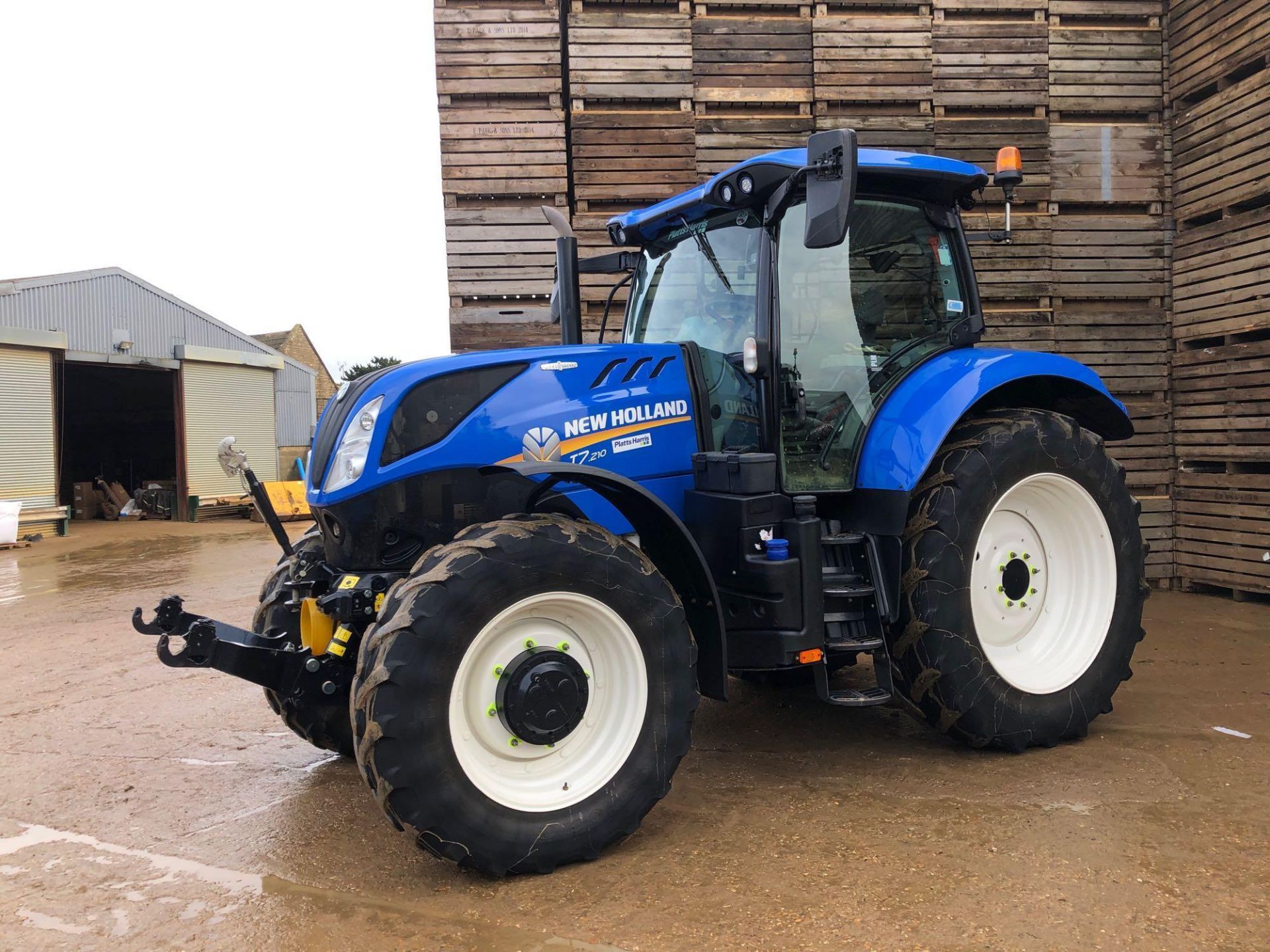 2019 New Holland T7.210 4wd Auto Command 50Kph tractor with front linkage and PTO, 4 electric spools - Image 6 of 18