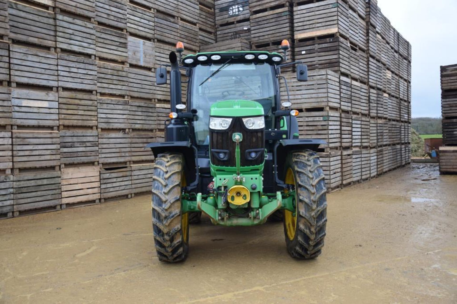 2017 John Deere 6195R 4wd Autopowr 50Kph tractor with front TLS suspension, cab suspension, air brak - Image 9 of 32