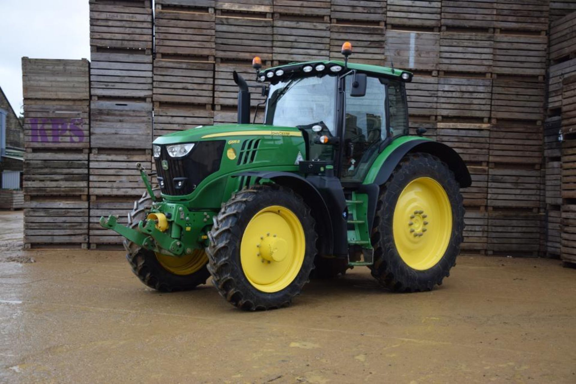 2017 John Deere 6195R 4wd Autopowr 50Kph tractor with front TLS suspension, cab suspension, air brak - Image 24 of 32