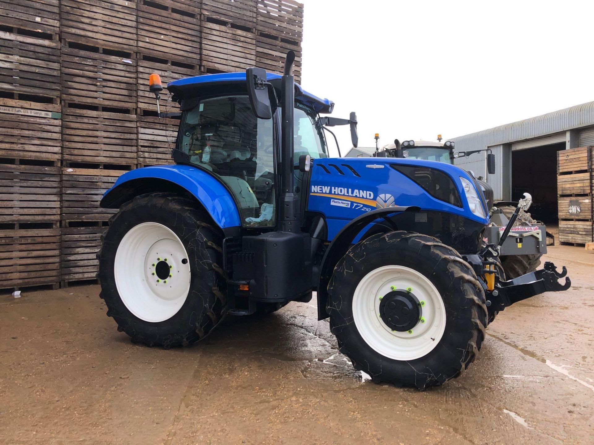 2019 New Holland T7.210 4wd Auto Command 50Kph tractor with front linkage and PTO, 4 electric spools - Image 9 of 18