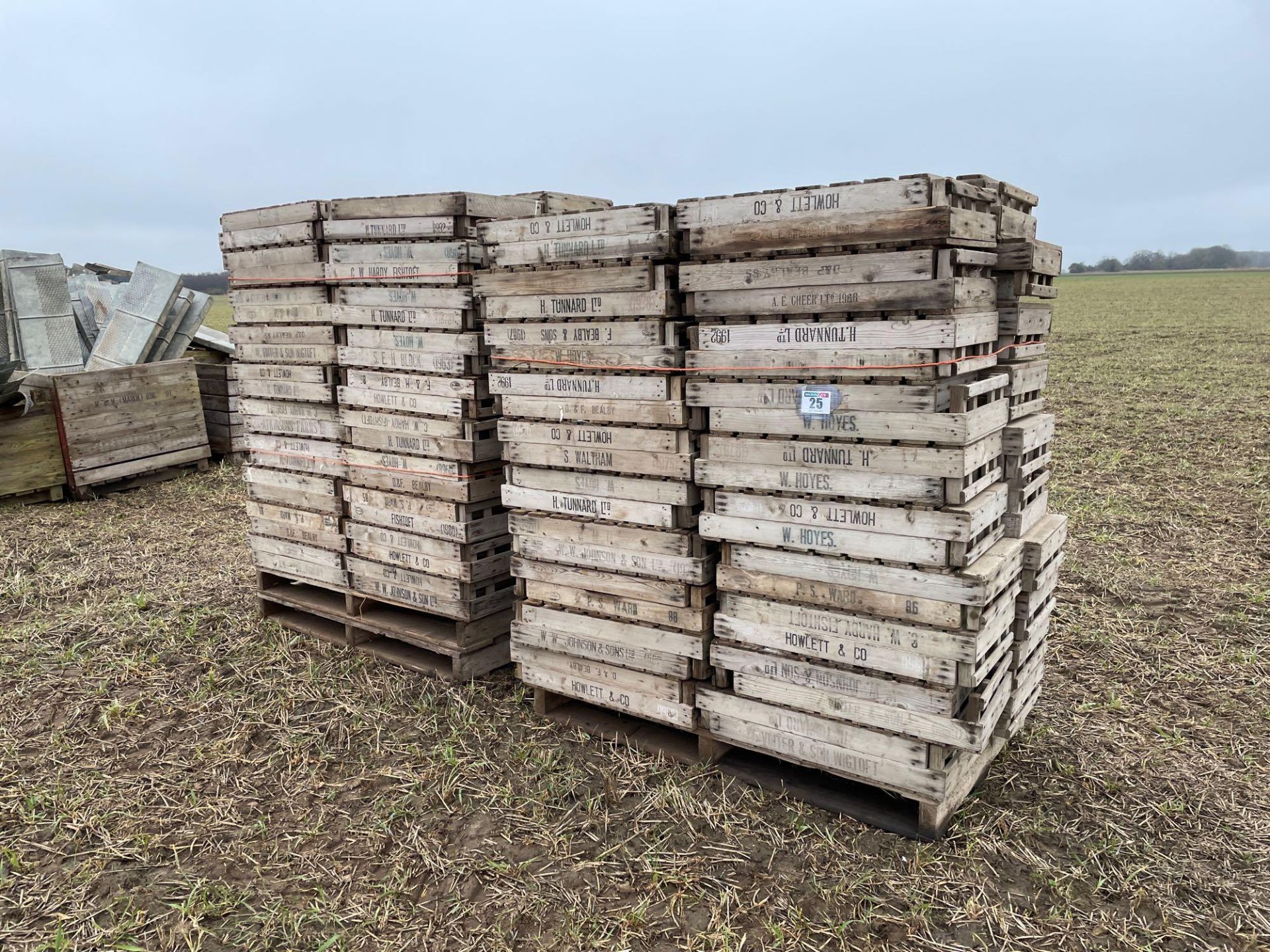 Quantity of approx 400 chitting trays Please note that the photo is a sample of chitting trays avail