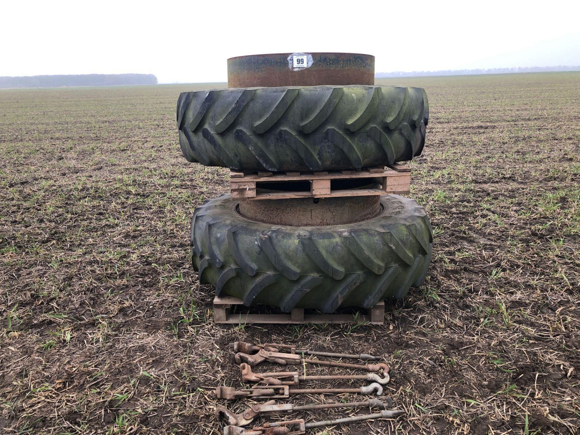 Pair 420/85R38 dual wheels and tyres with clamps