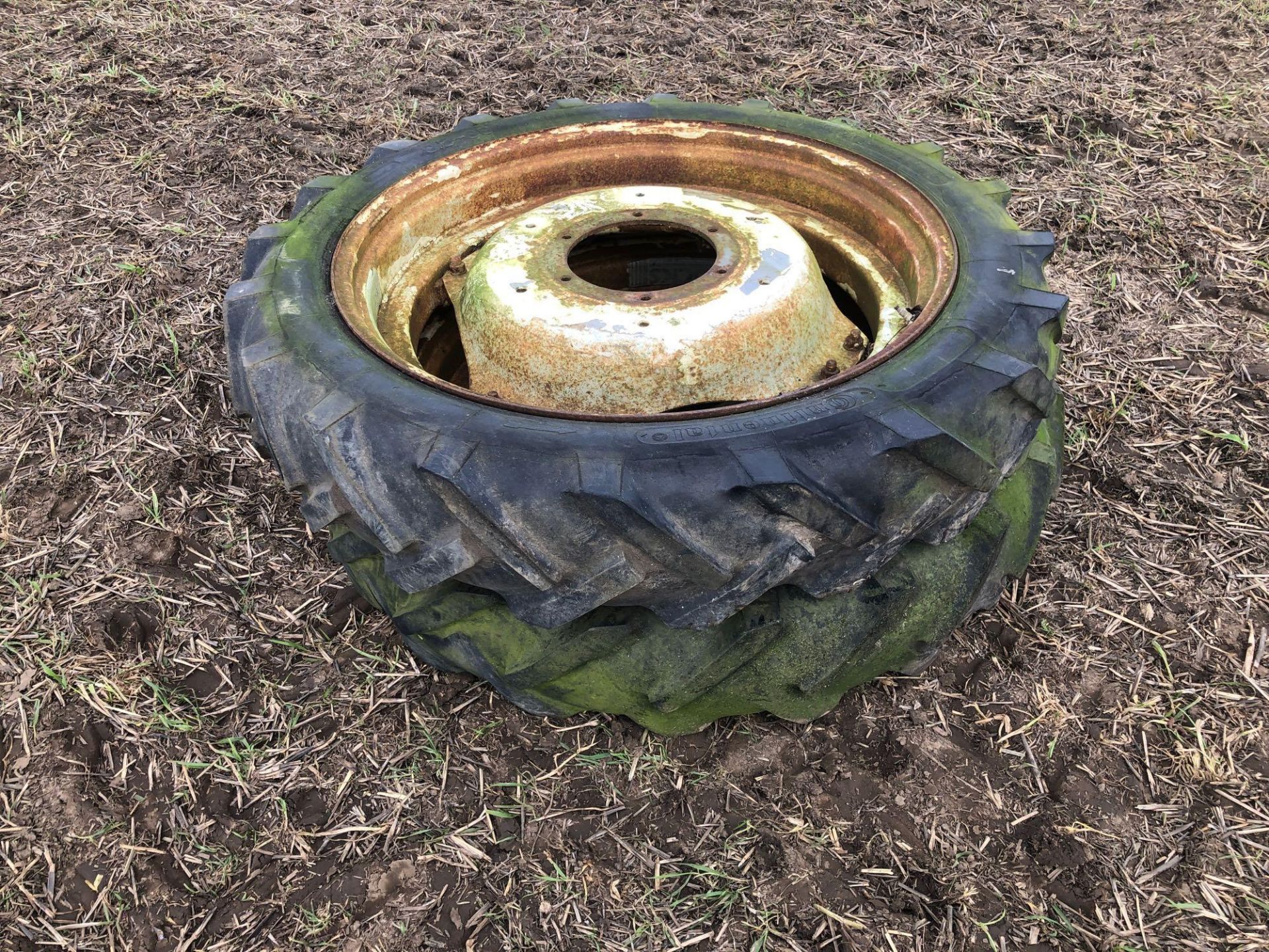 Pair 9.5-36 wheels and tyres - Image 2 of 2