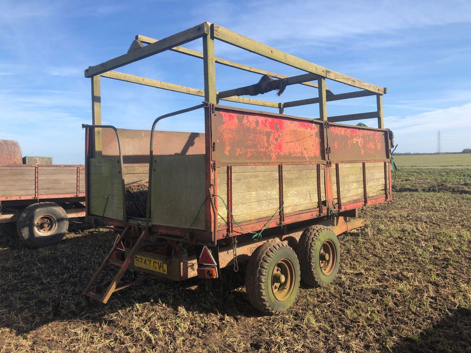 Pettit twin axle trailer converted to personnel trailer - Image 2 of 2