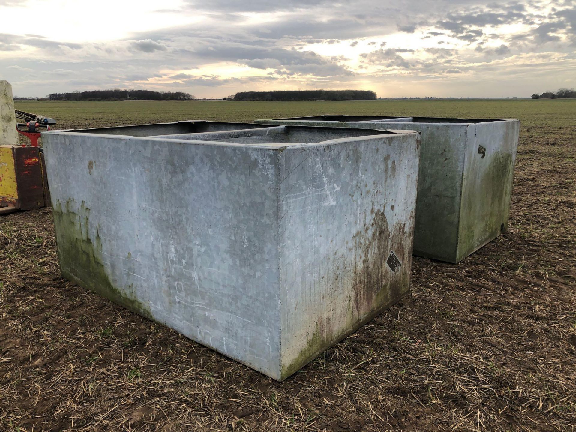 2No galvanised tanks - Image 2 of 2