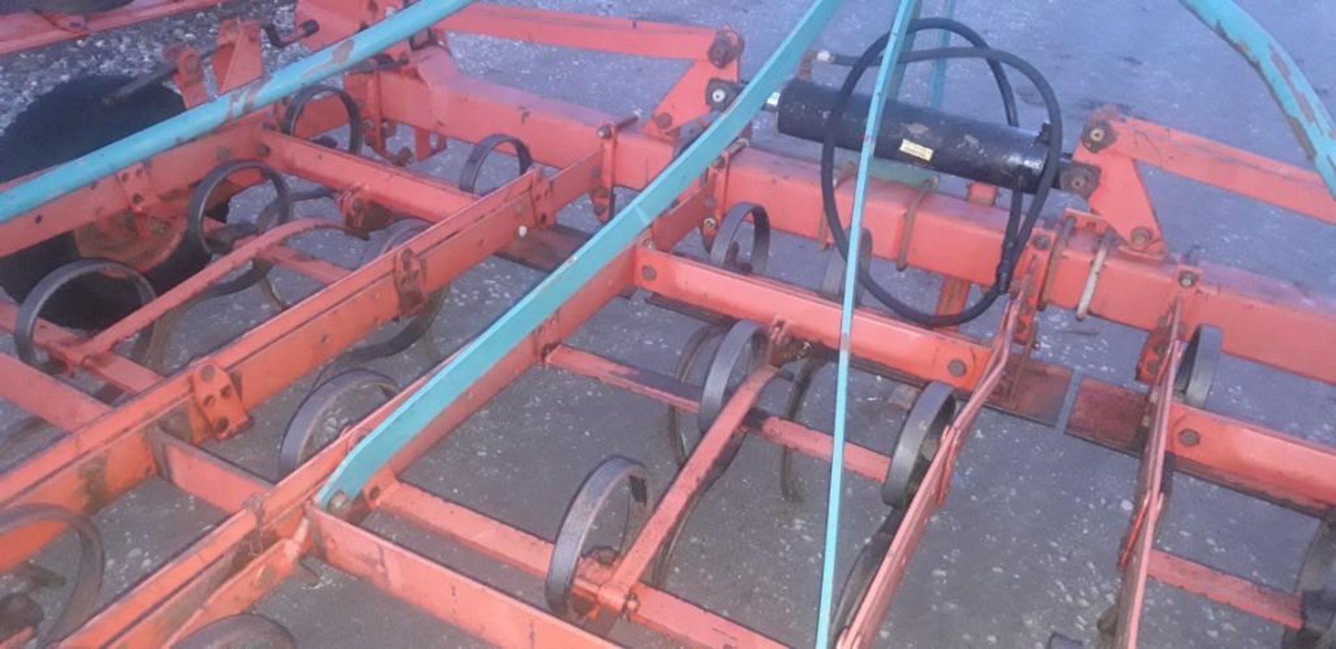 Kverneland 6m Hydraulic Fold Cultivator - Image 9 of 12