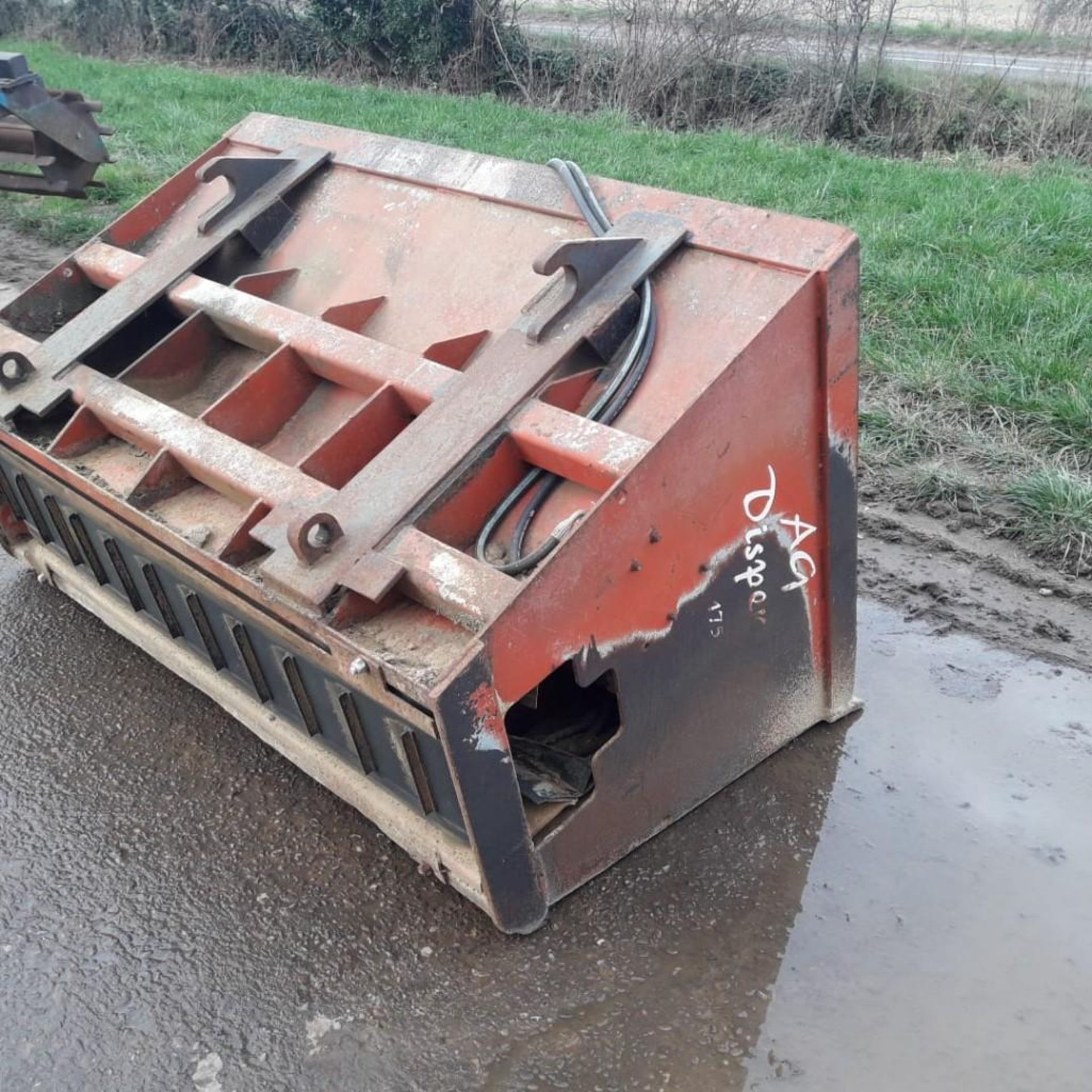 Ag Dispenser Sand Bucket - Image 4 of 4