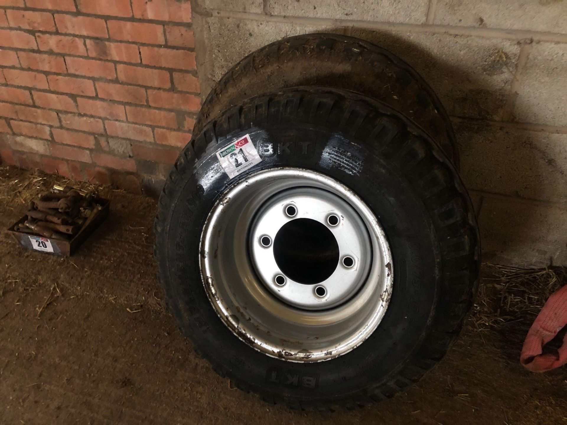 Pair 10.0/75-15.3 implement wheels and tyres