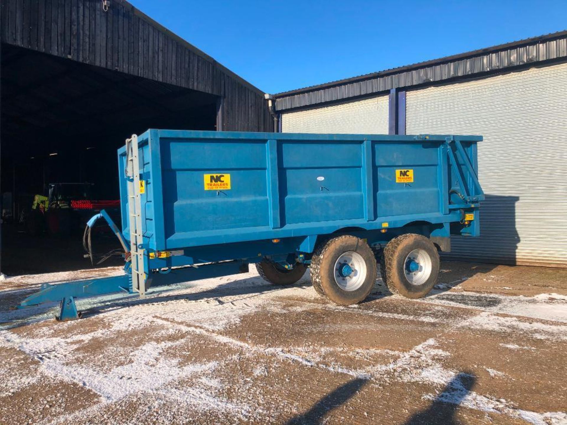 2011 NC 1845 - 12t twin axle grain trailer, sprung drawbar, hydraulic tailgate on 385/65R22.5 wheels - Image 4 of 13