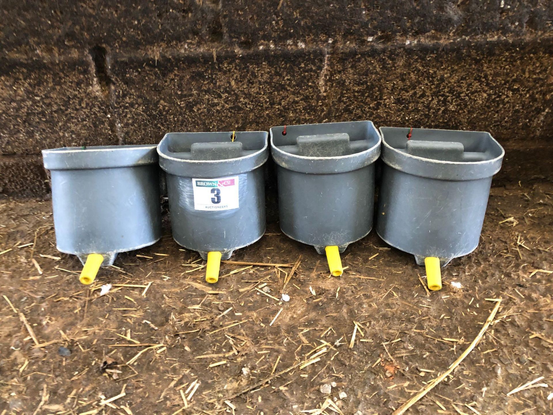 4No single calf milk feeders
