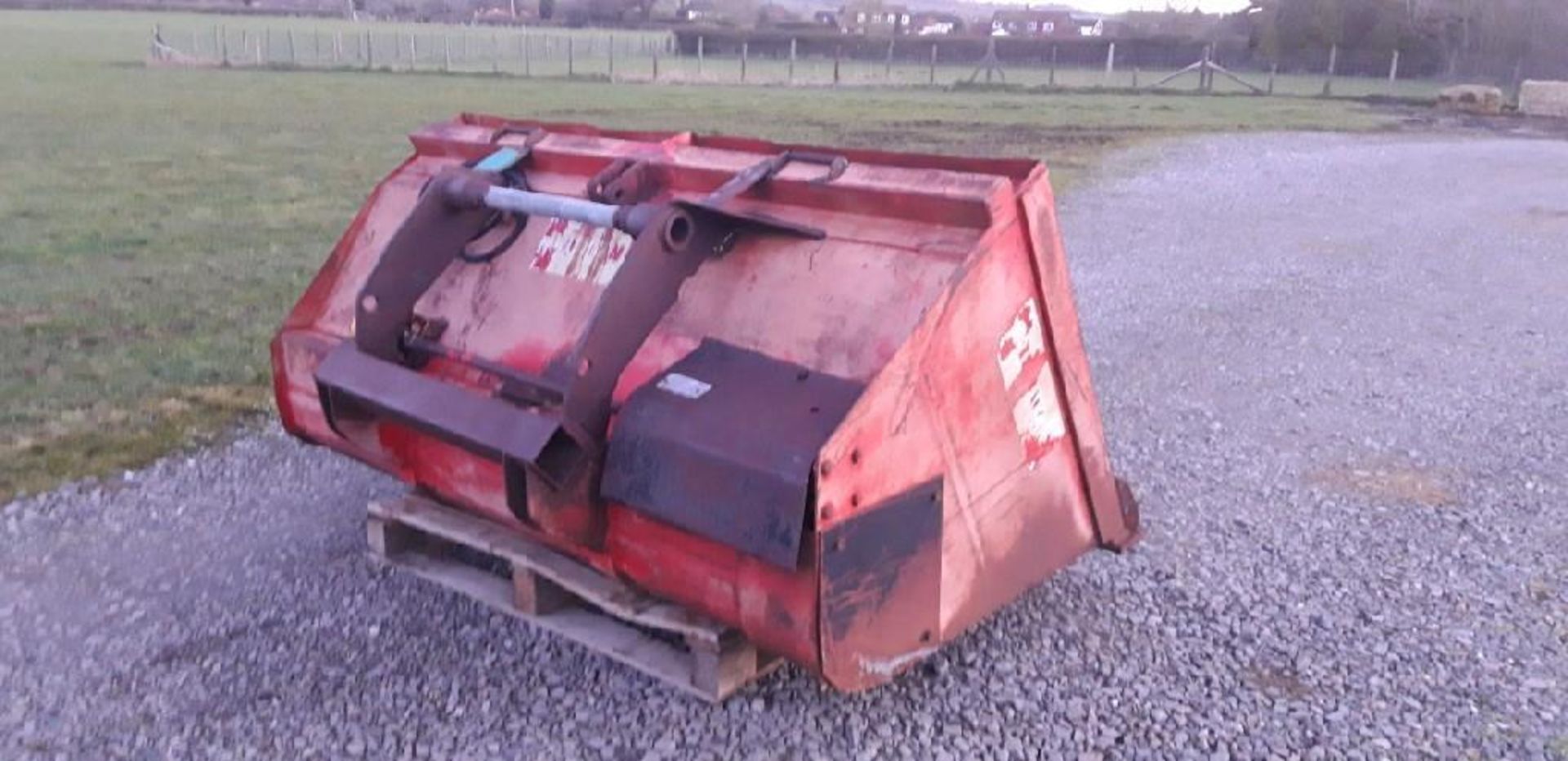 Tullow Auger Feed Bucket - Image 6 of 11