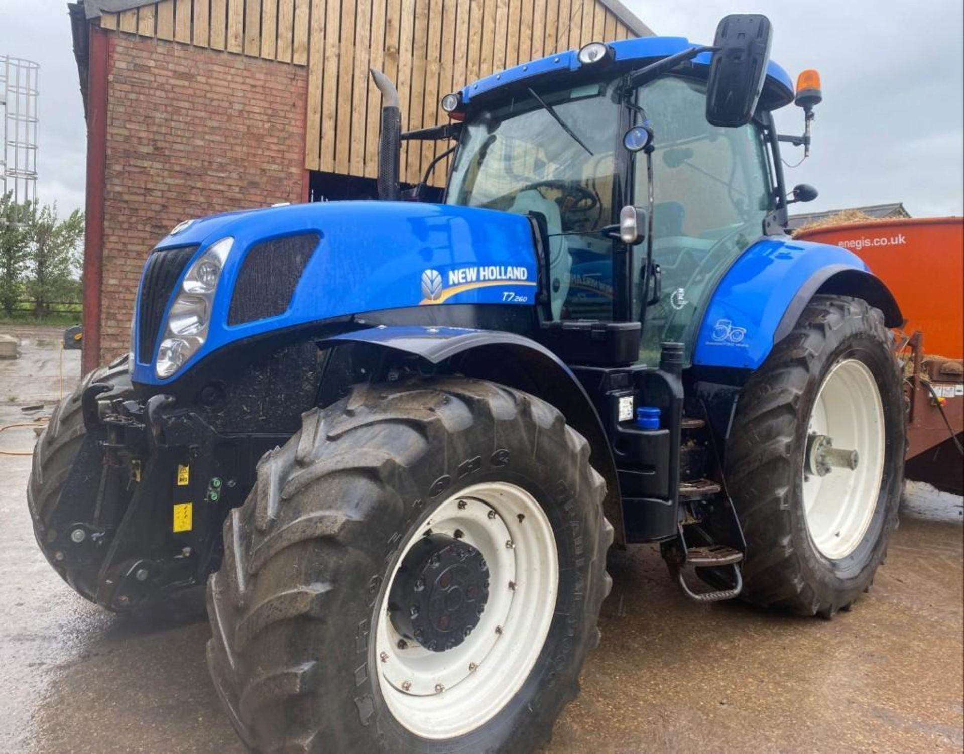 New Holland T7260