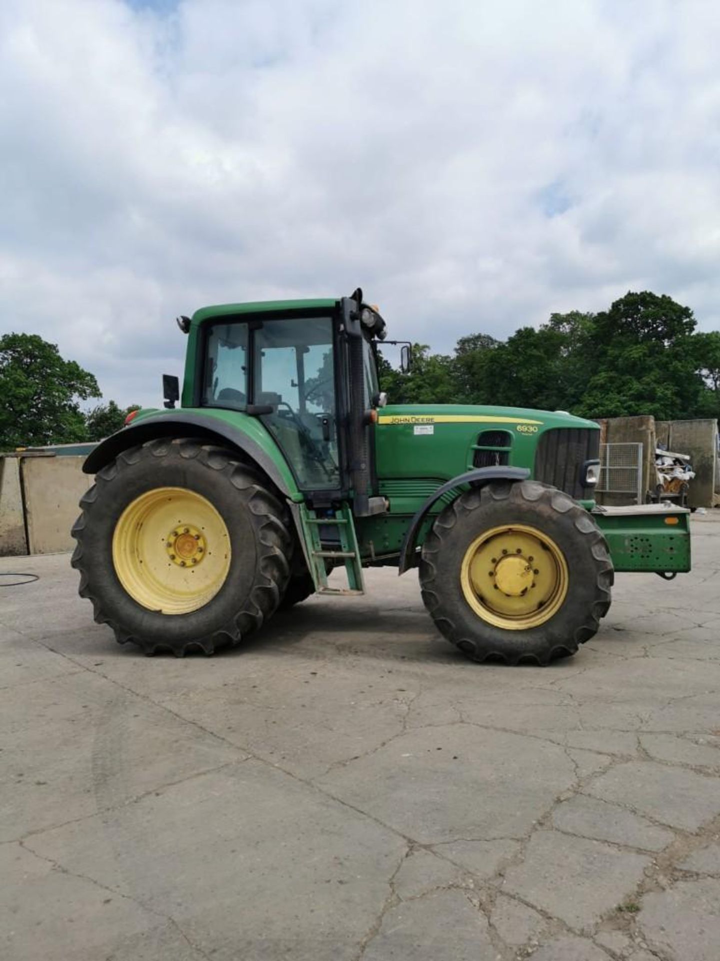 John Deere 6930