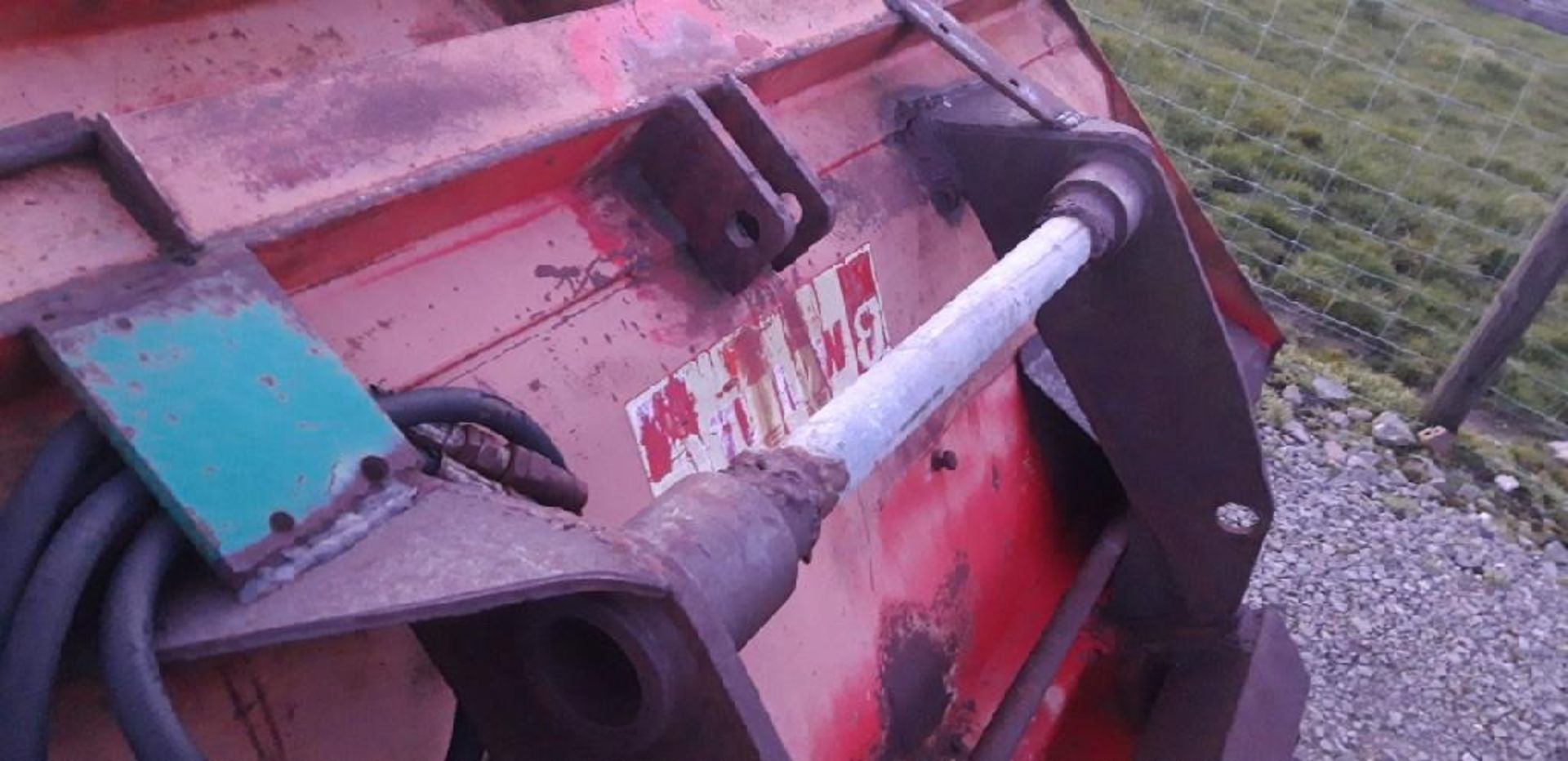 Tullow Auger Feed Bucket - Image 10 of 11