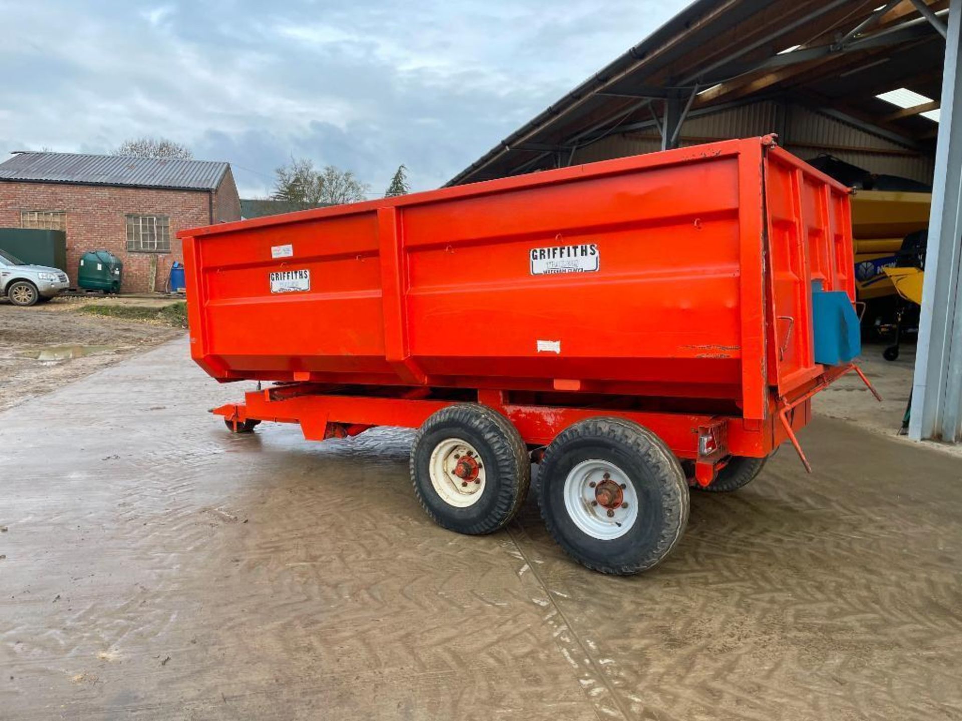 1984 Griffiths GT80 10t twin axle hydraulic tipping grain trailer with manual tailgate and grain chu - Image 11 of 15