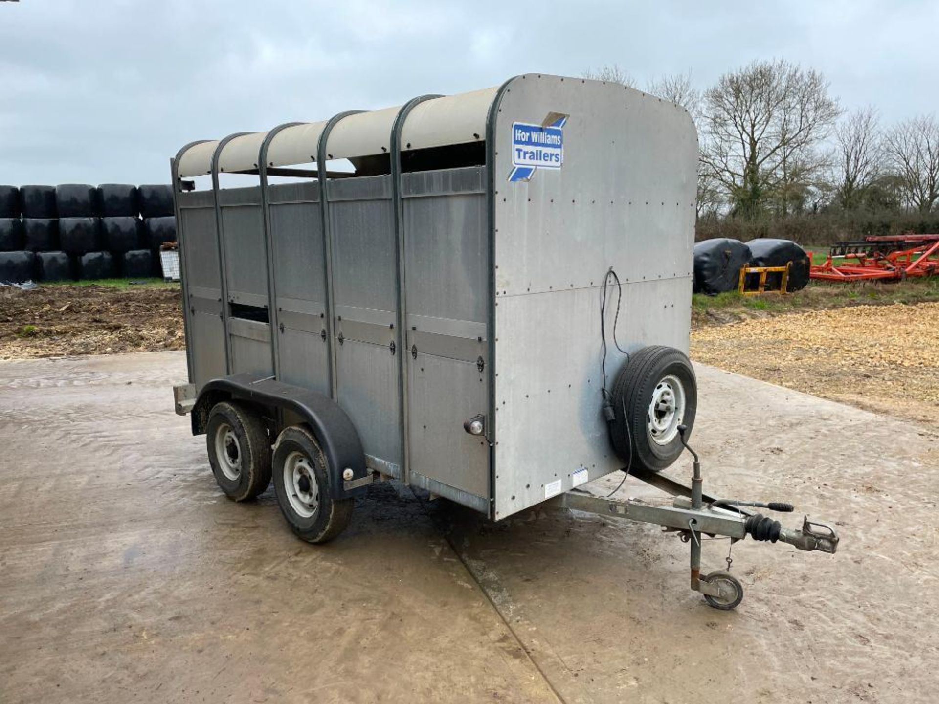 Ifor Williams TA-5-G twin axle livestock trailer with partition gate. Serial No: 131356 - Image 5 of 14