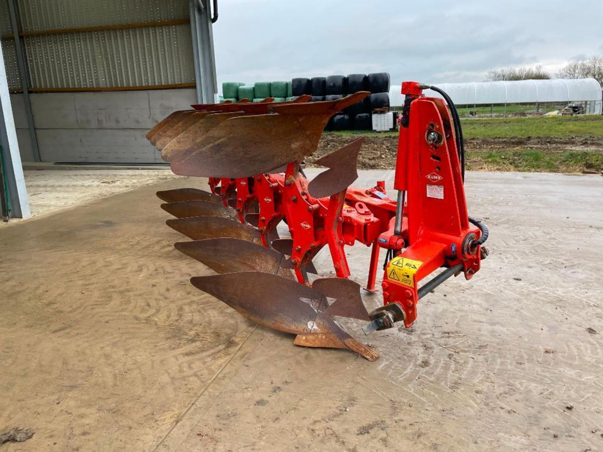 2007 Kuhn Multimaster 122 5f (4+1) reversible plough with hydraulic vari-width. Serial No: J5151. ​​ - Image 7 of 14