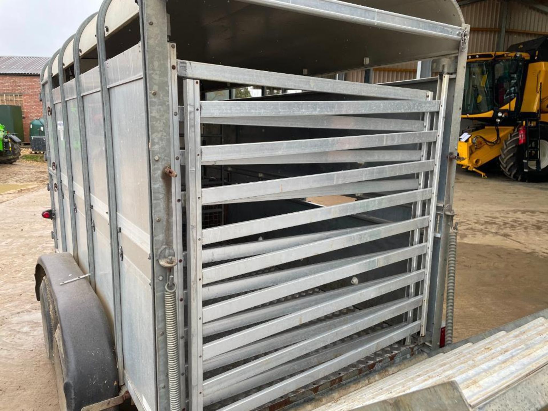 Ifor Williams TA-5-G twin axle livestock trailer with partition gate. Serial No: 131356 - Image 9 of 14