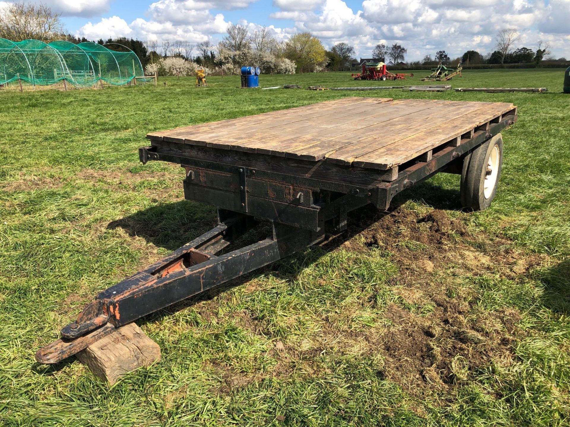Flat bed 10ft single axle trailer with wooden floor