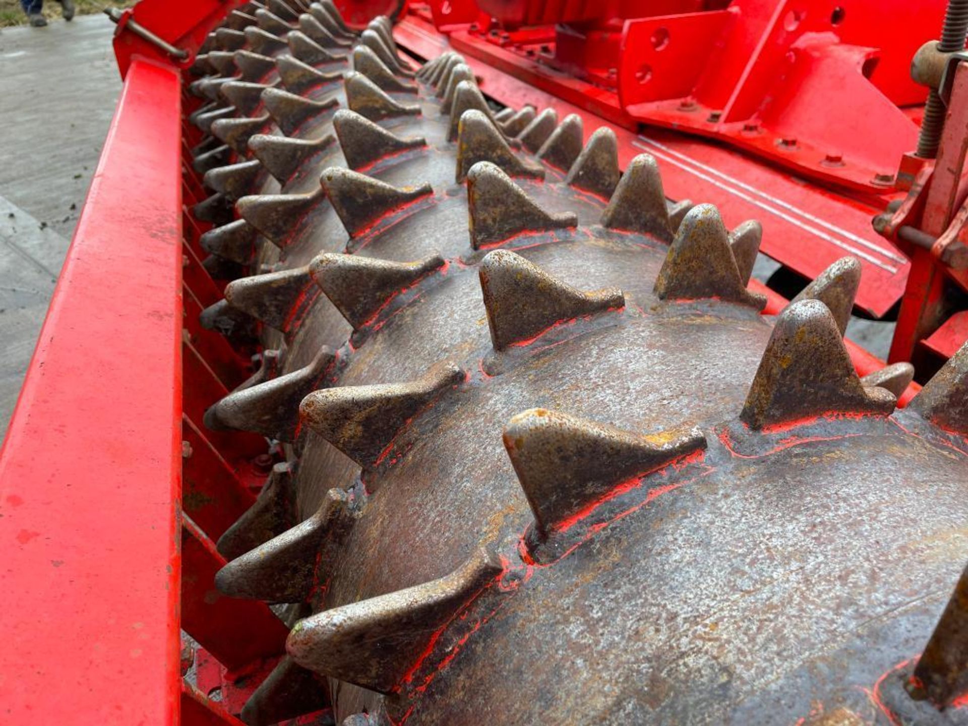 2007 Kuhn HR3503D 3.5m power harrow with rear packer roller. Serial No: E0441. ​​​​​​​N.B. Instructi - Image 8 of 12