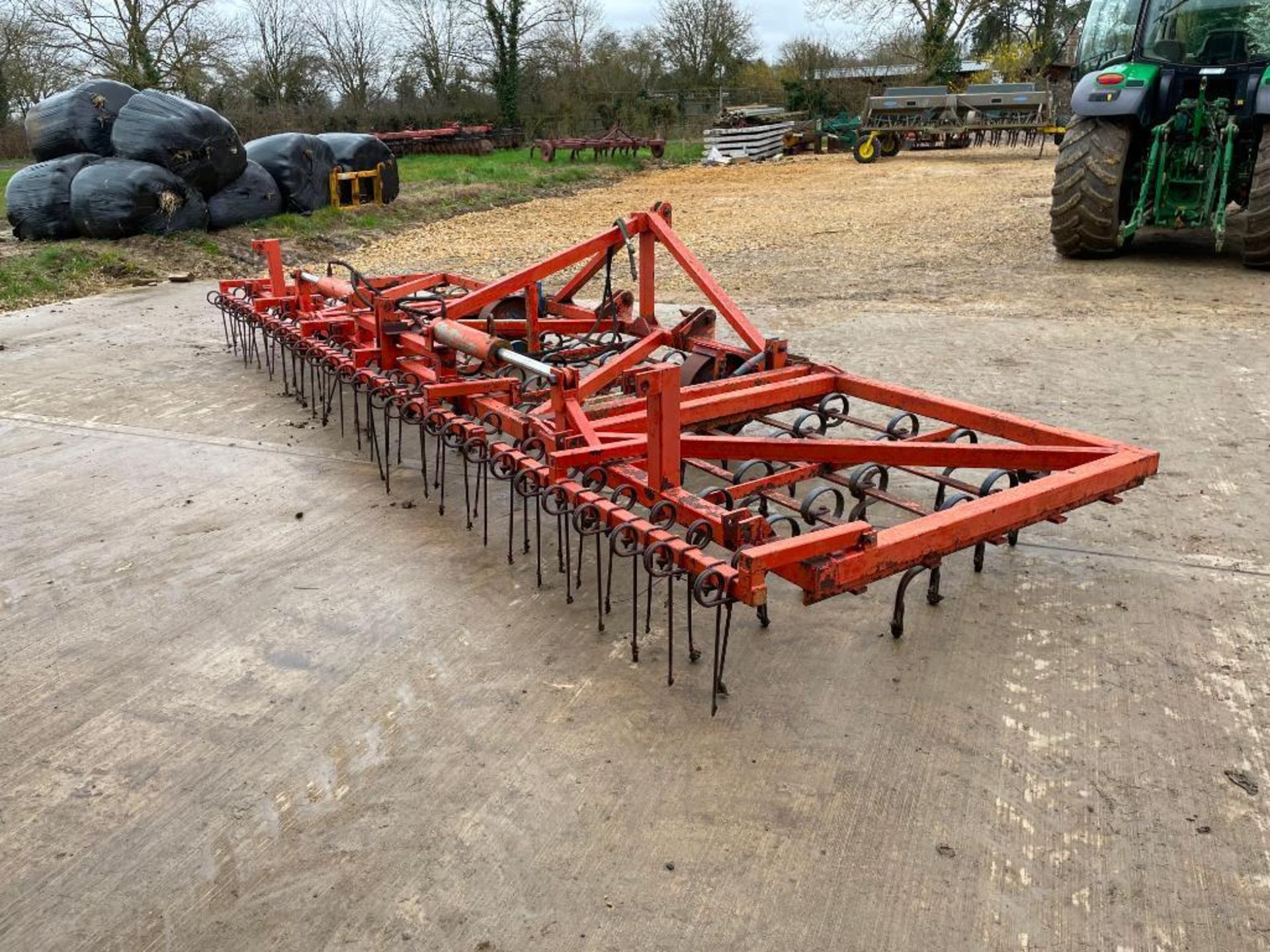 Springtine cultivator 6m hydraulic folding with following tines - Image 6 of 10