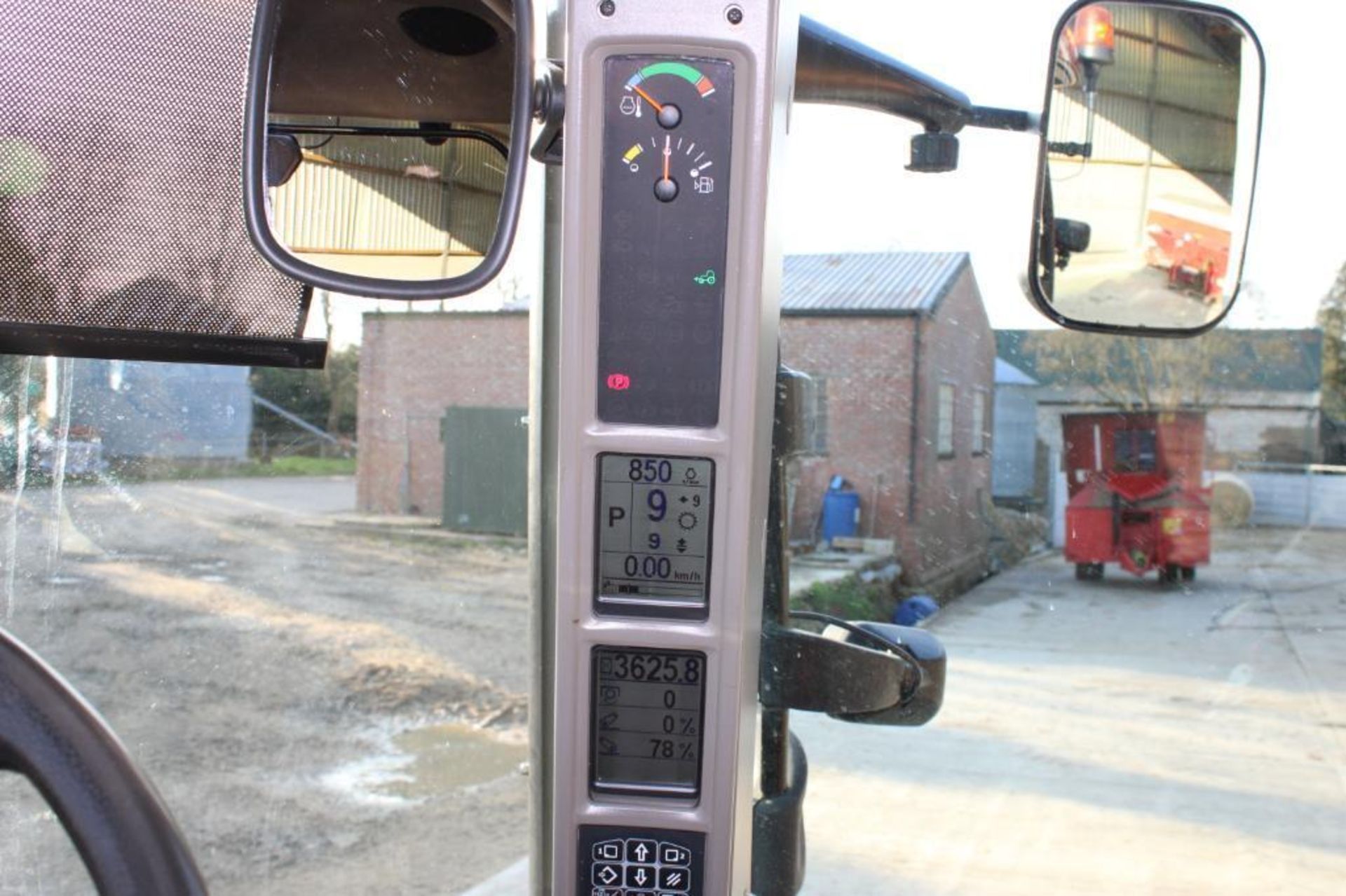 2013 Case Maxxum 140 50kph 4wd Powershift tractor with multicontroller joystick, front linkage, cab - Image 15 of 40