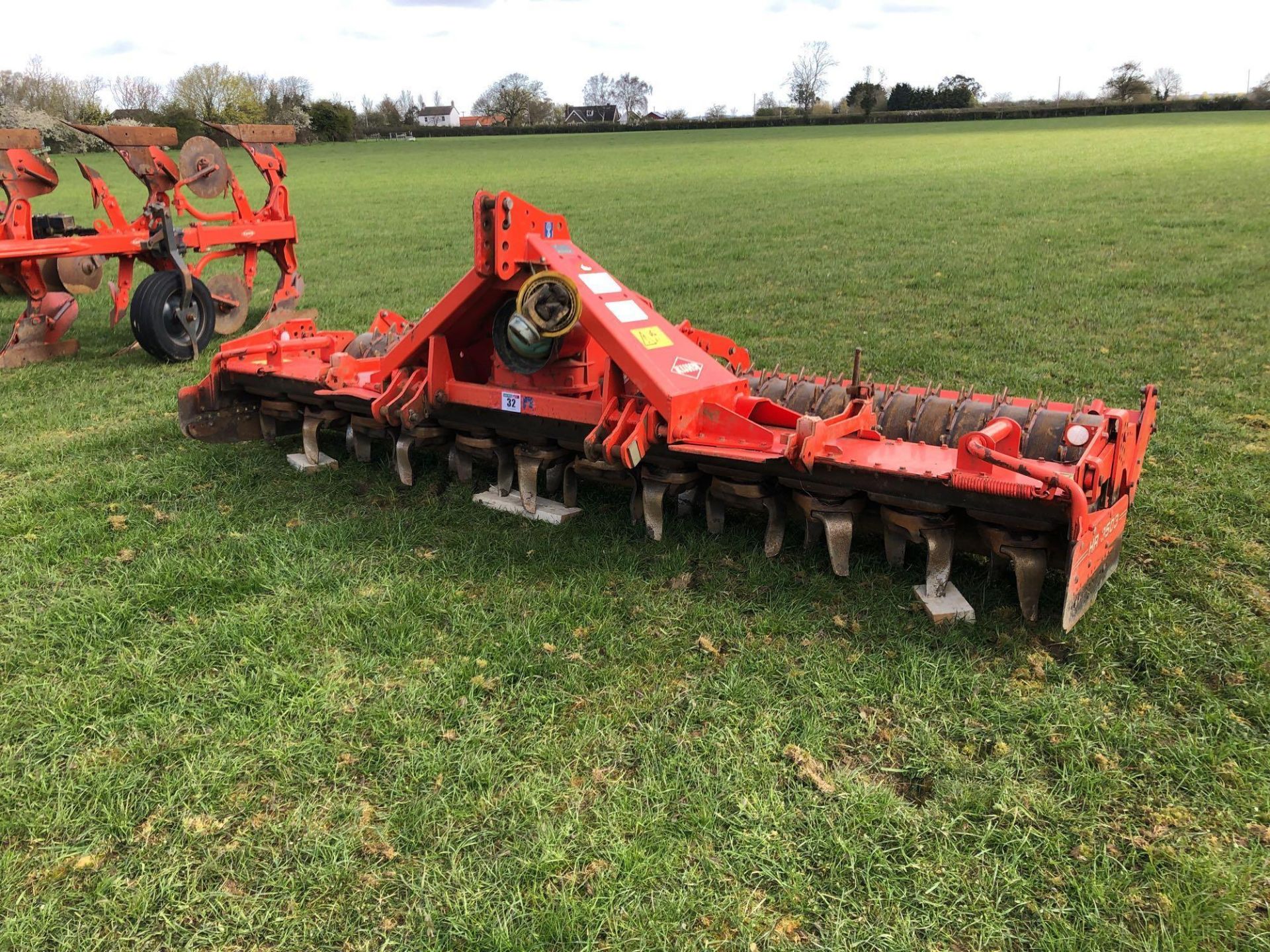 2007 Kuhn HR3503D 3.5m power harrow with rear packer roller. Serial No: E0441. ​​​​​​​N.B. Instructi