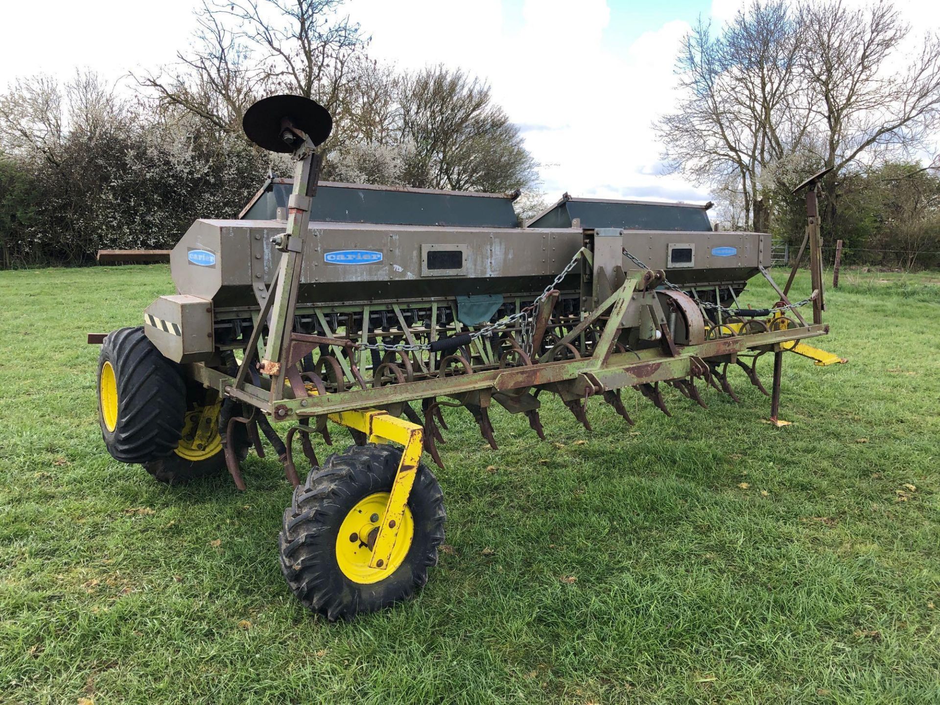 Carrier 4m linkage mounted tine drill with end tow kit. ​​​​​​​N.B. Instruction manual in office - Image 10 of 11