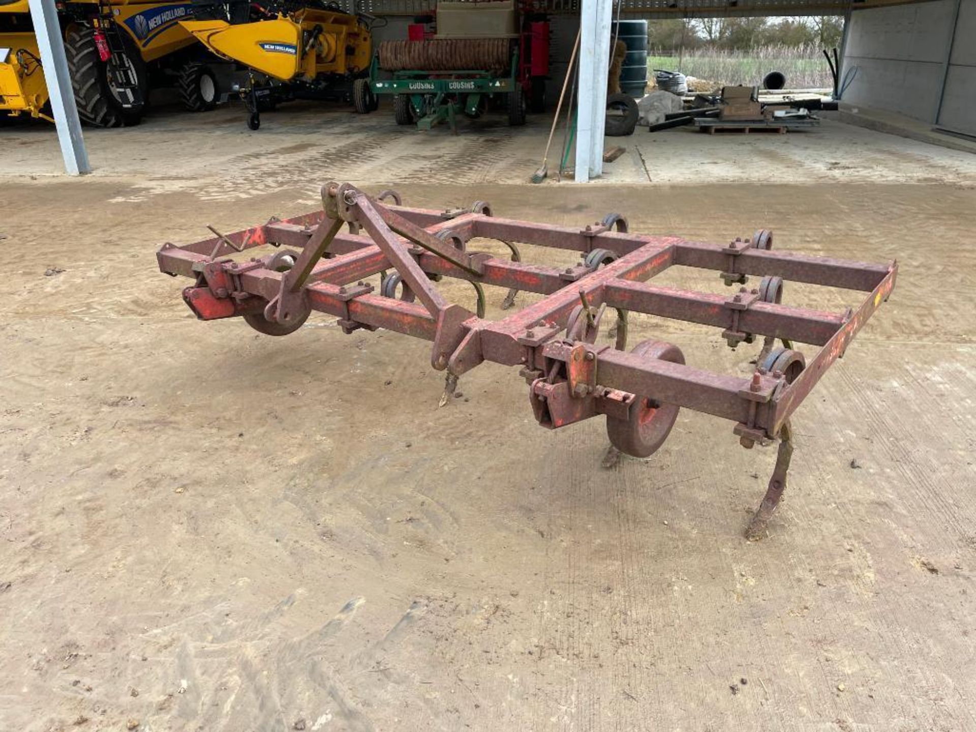 Massey Ferguson 9ft 6inch pig tail cultivator with depth wheels - Image 3 of 7