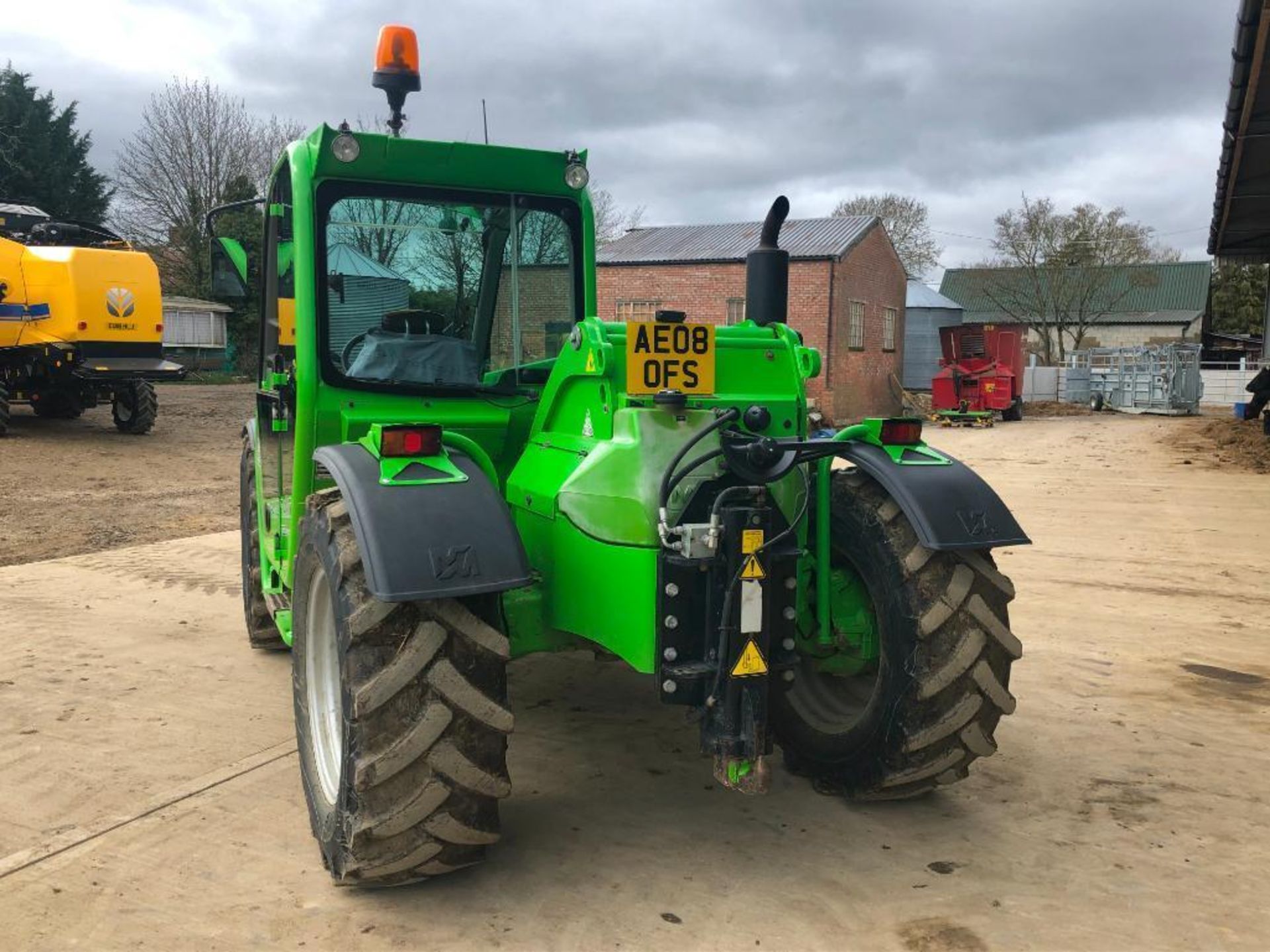 2008 Merlo Panoramic P32.6 Plus telescopic loader with pallet tines and pickup hitch on 405/70-24 wh - Image 8 of 19